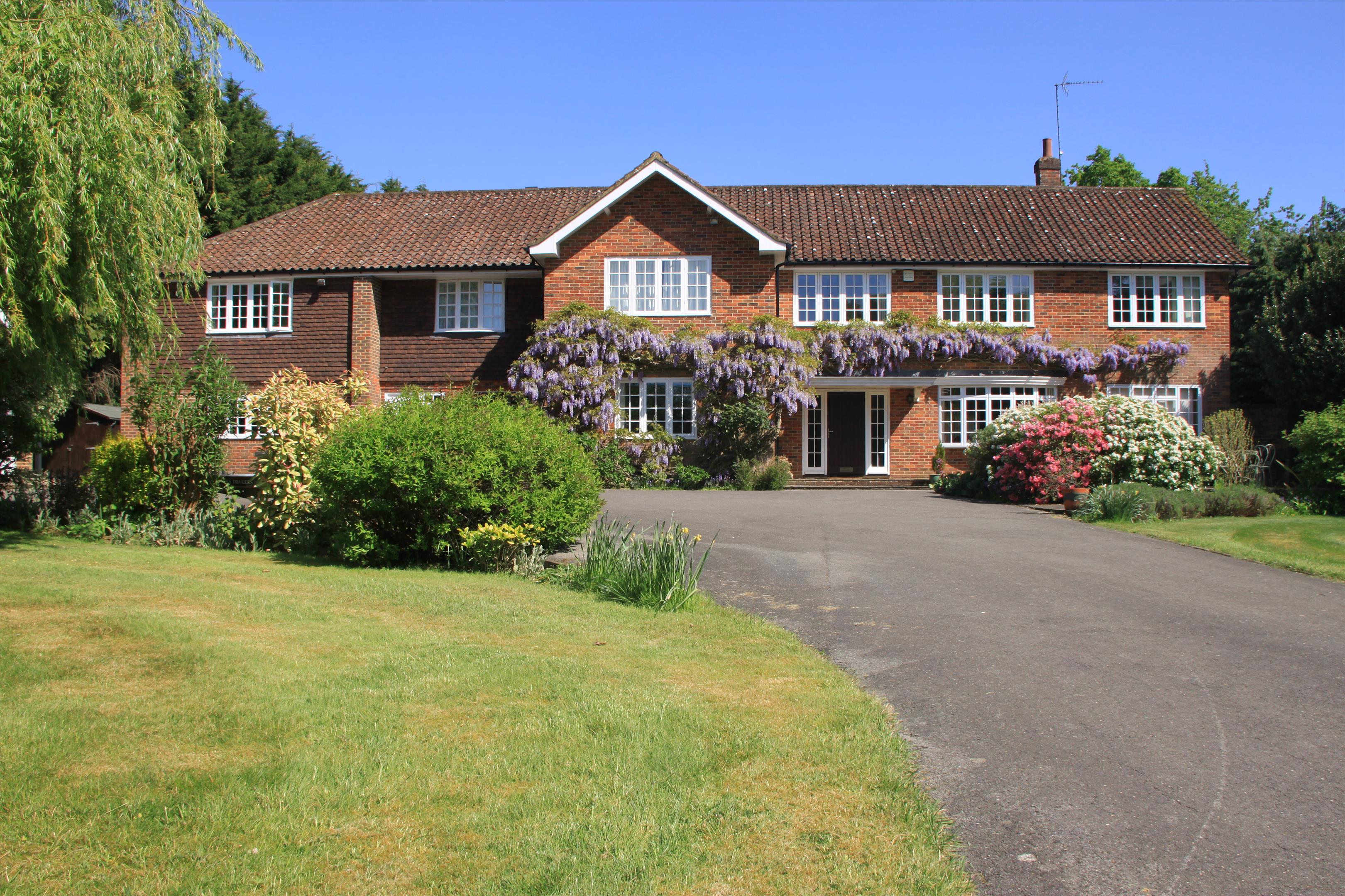 Summers Lane, Hurtmore, Godalming, Surrey, GU7 2RR