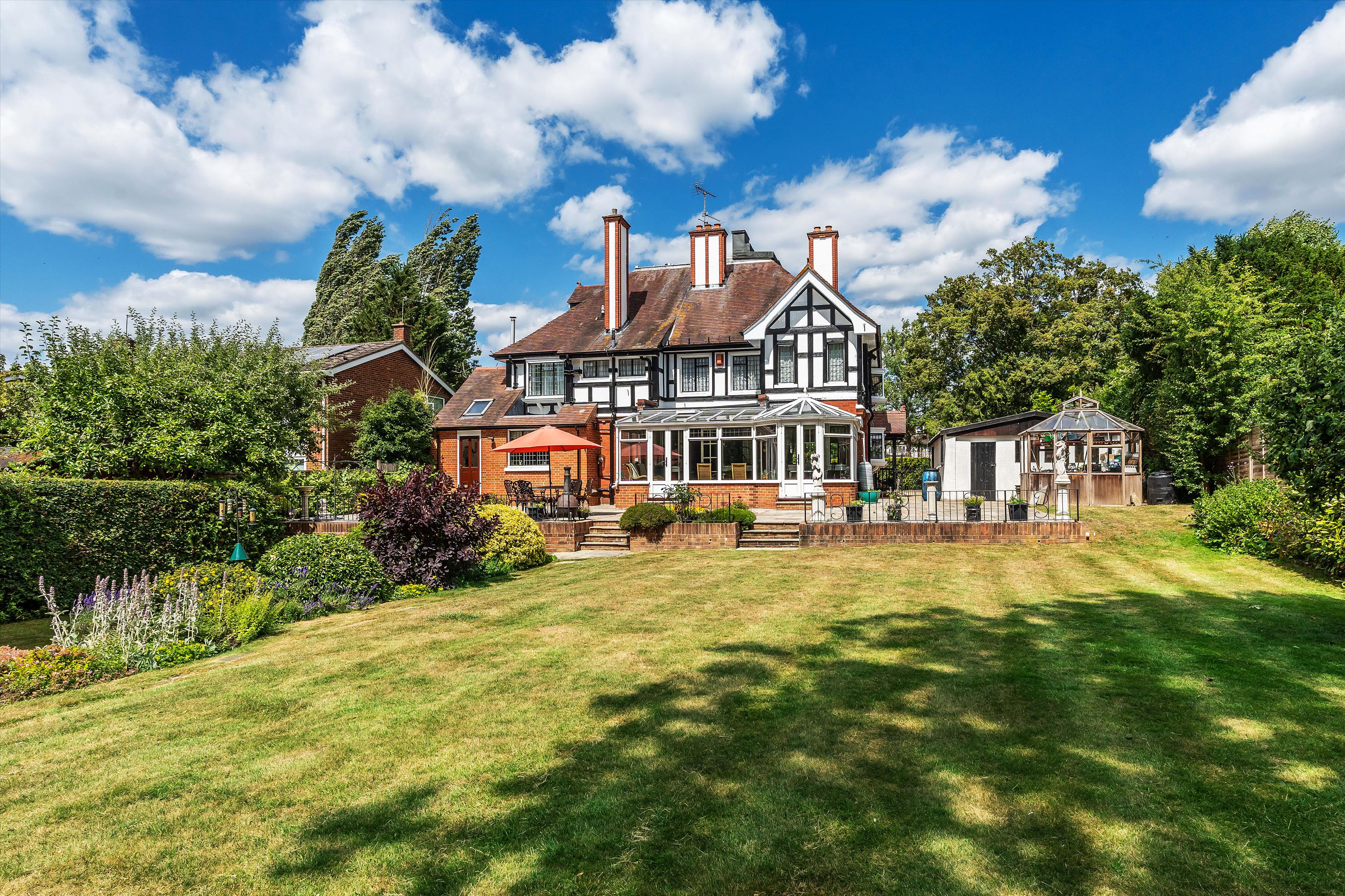 Abbotswood, Guildford, Surrey, GU1.