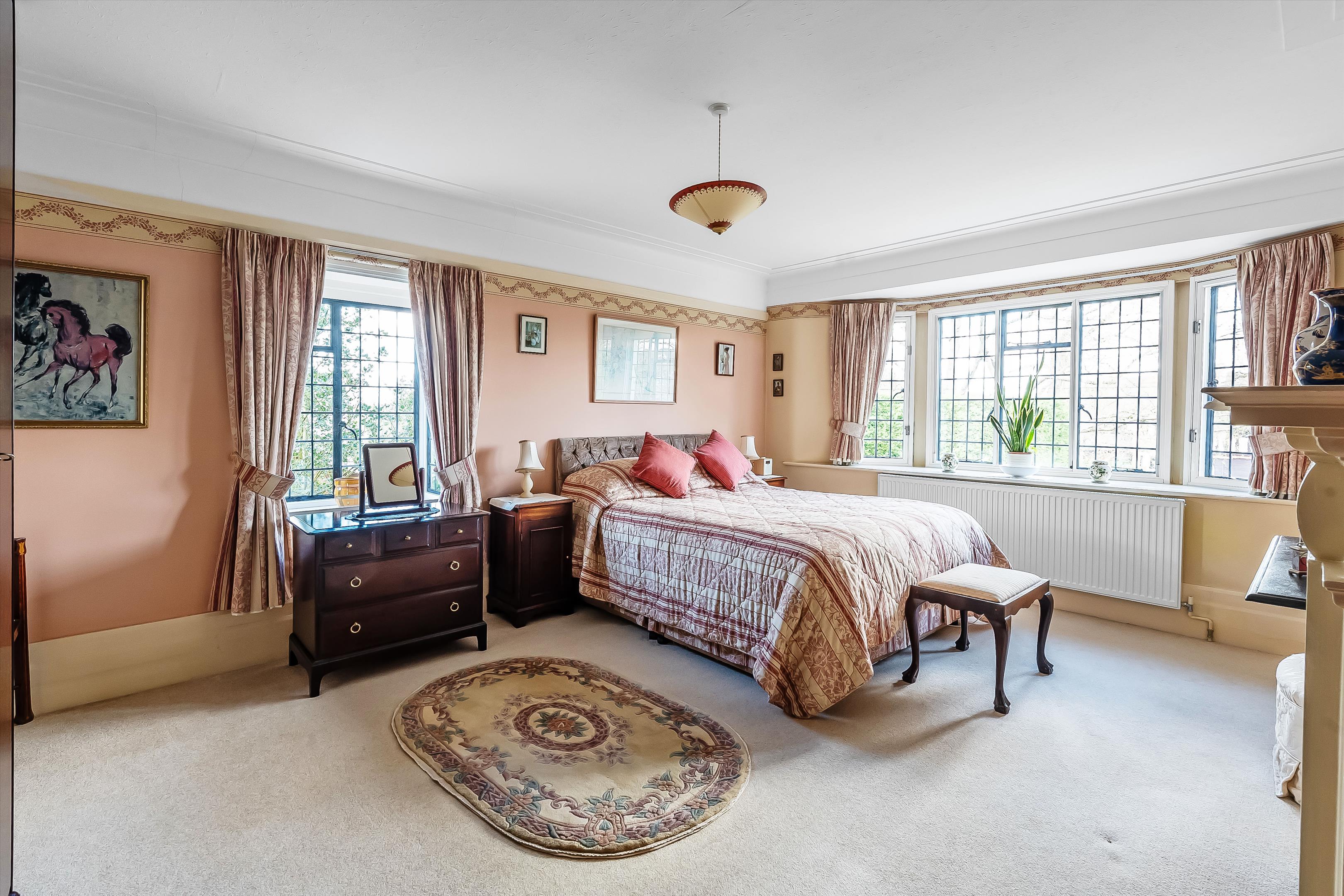 Abbotswood, Guildford, Surrey, GU1.