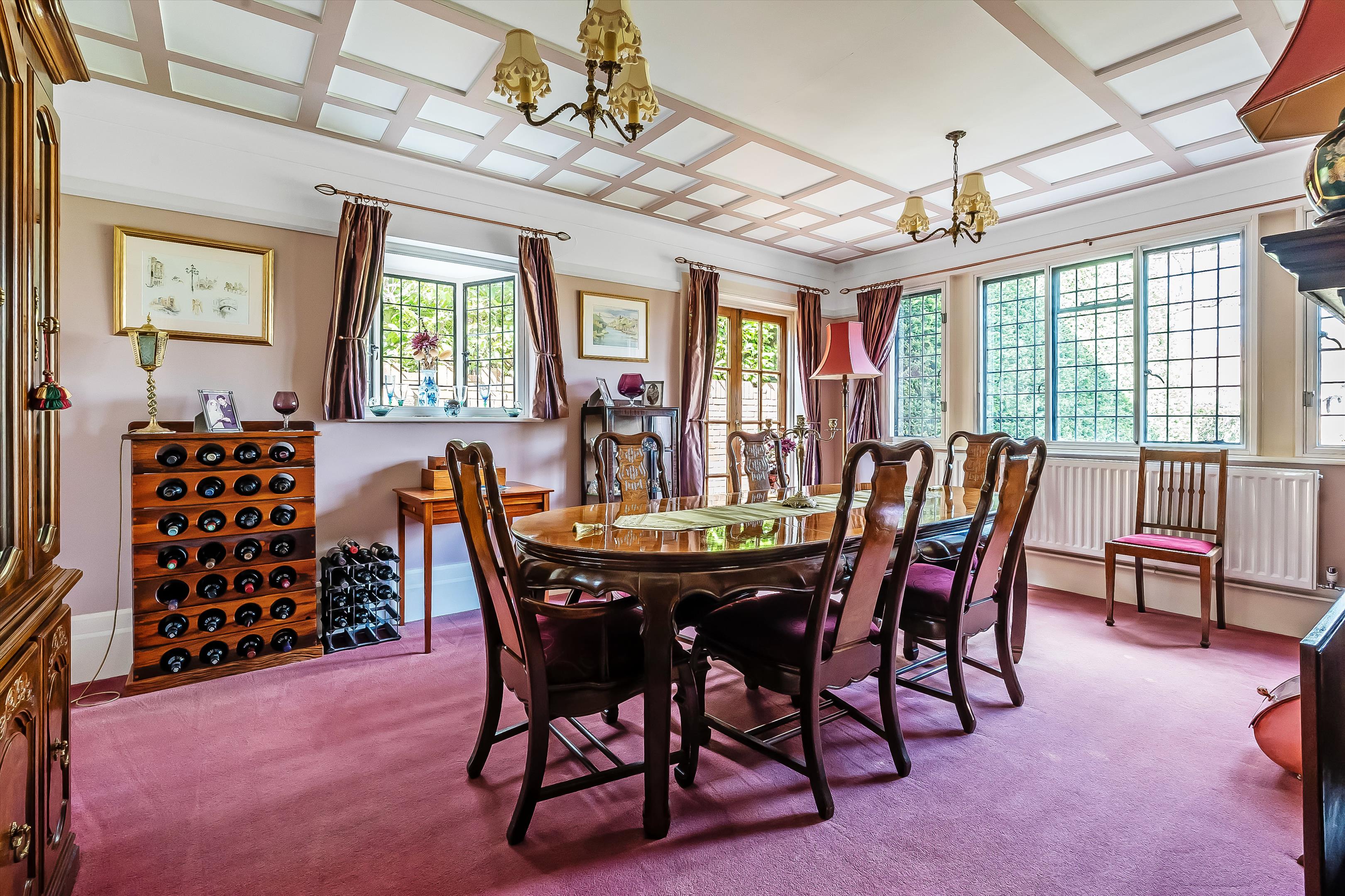 Abbotswood, Guildford, Surrey, GU1.