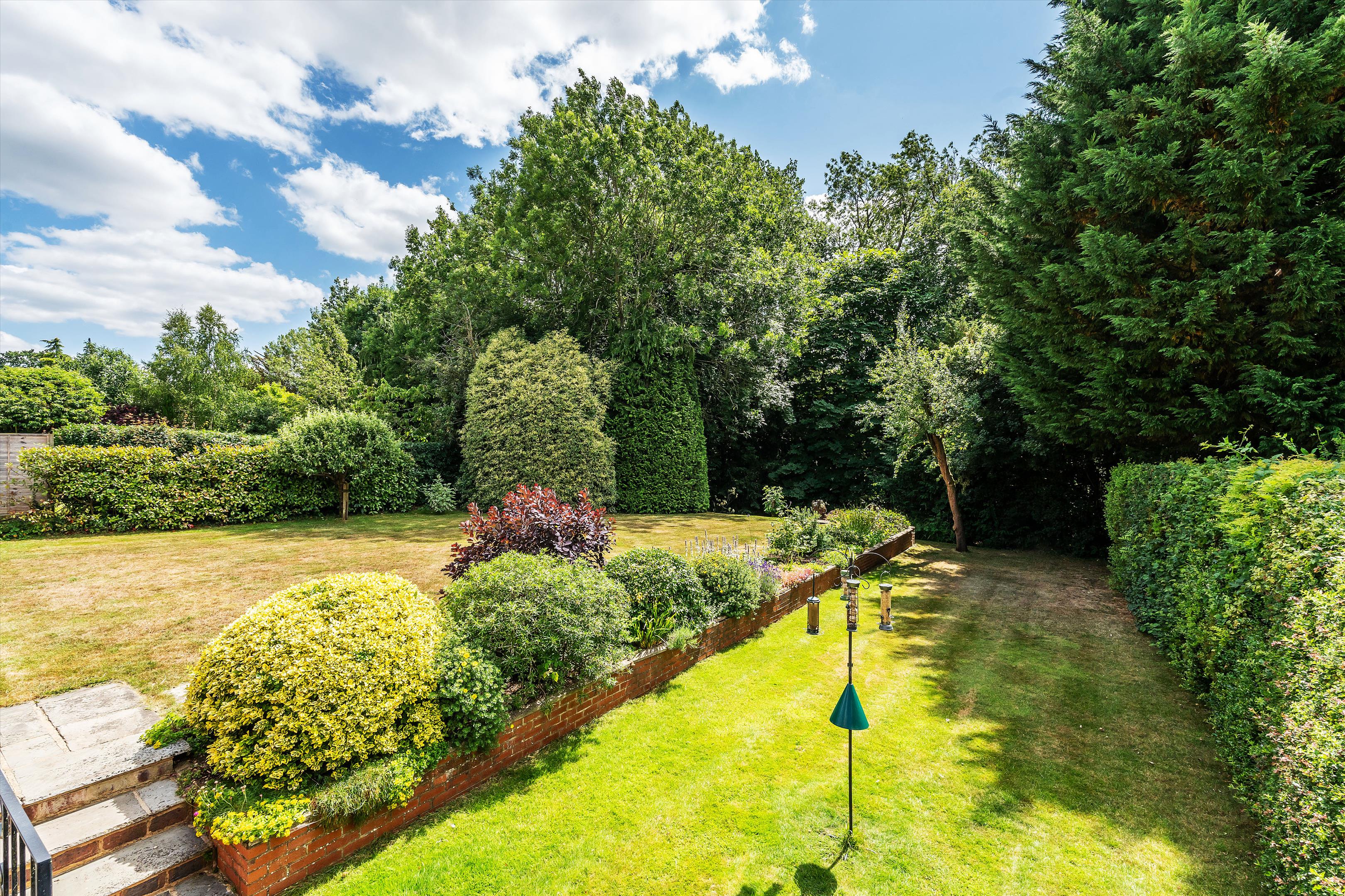 Abbotswood, Guildford, Surrey, GU1.