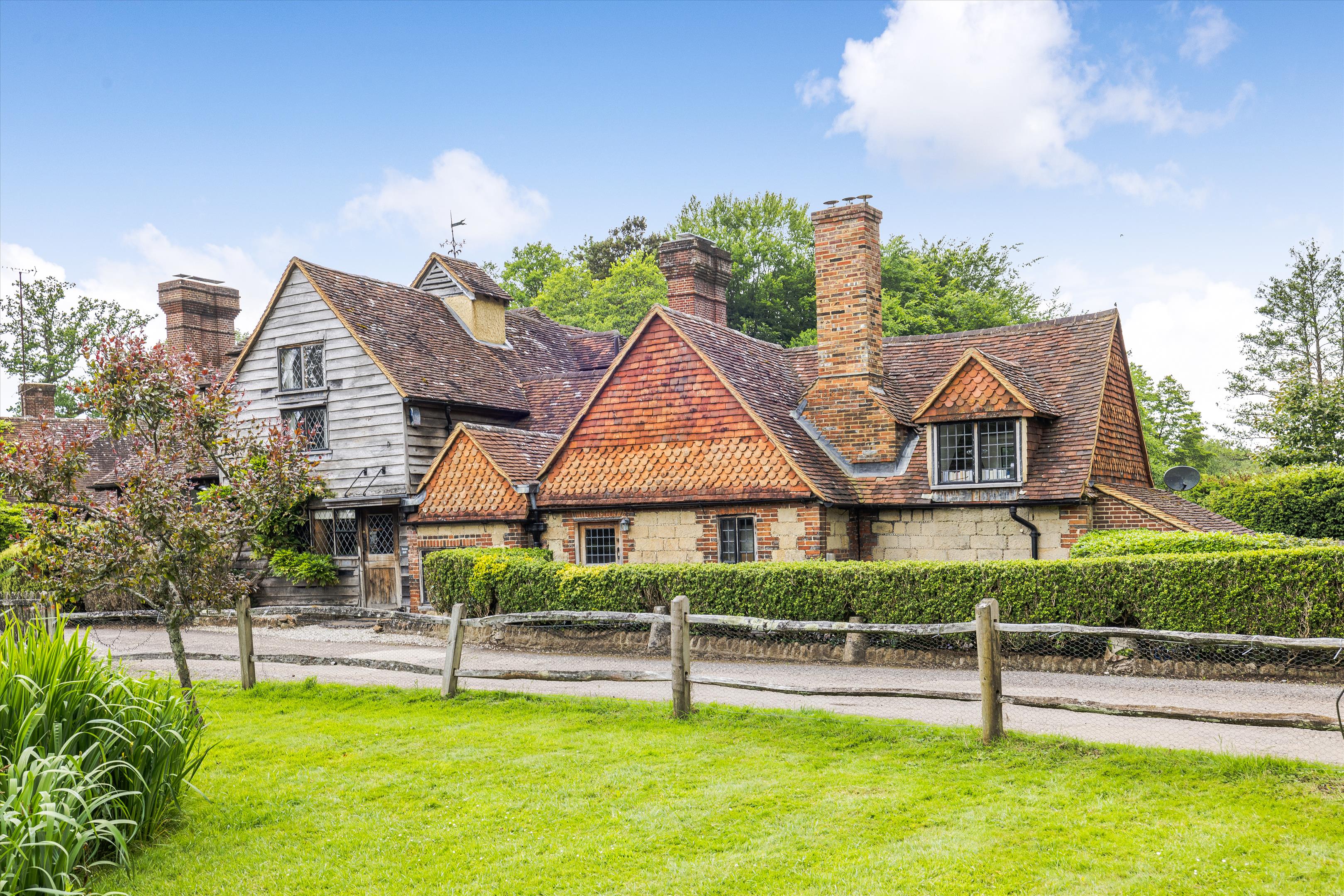 Enton, Godalming, Surrey, GU8