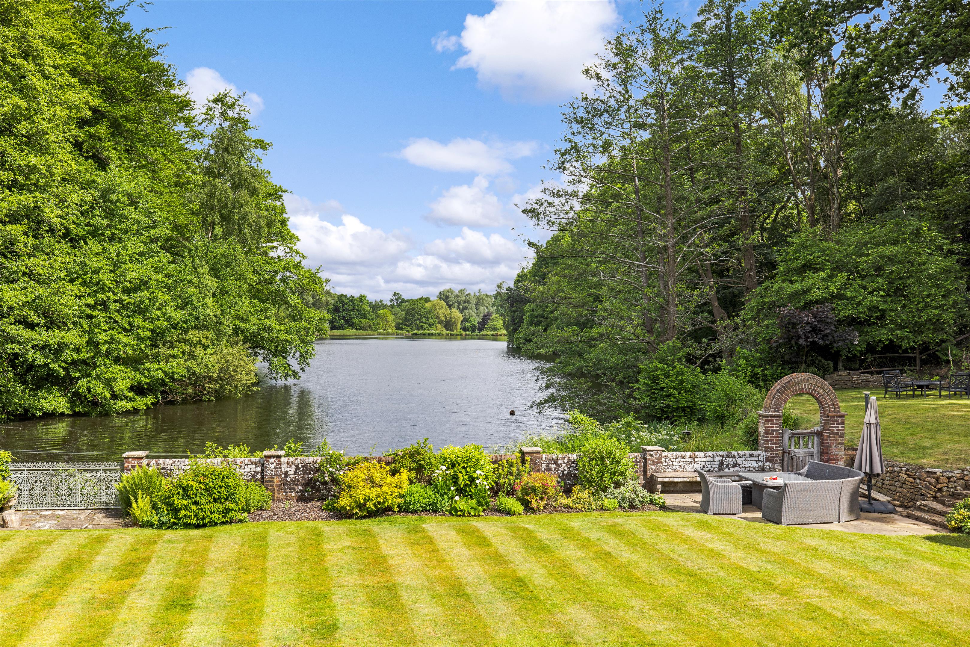 Enton, Godalming, Surrey, GU8