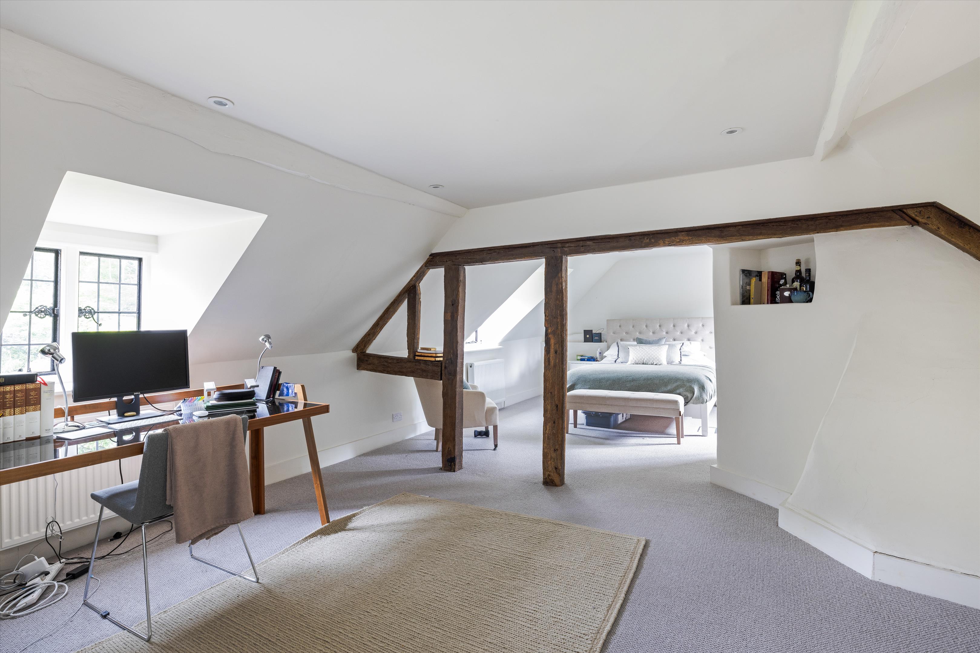 Enton, Godalming, Surrey, GU8