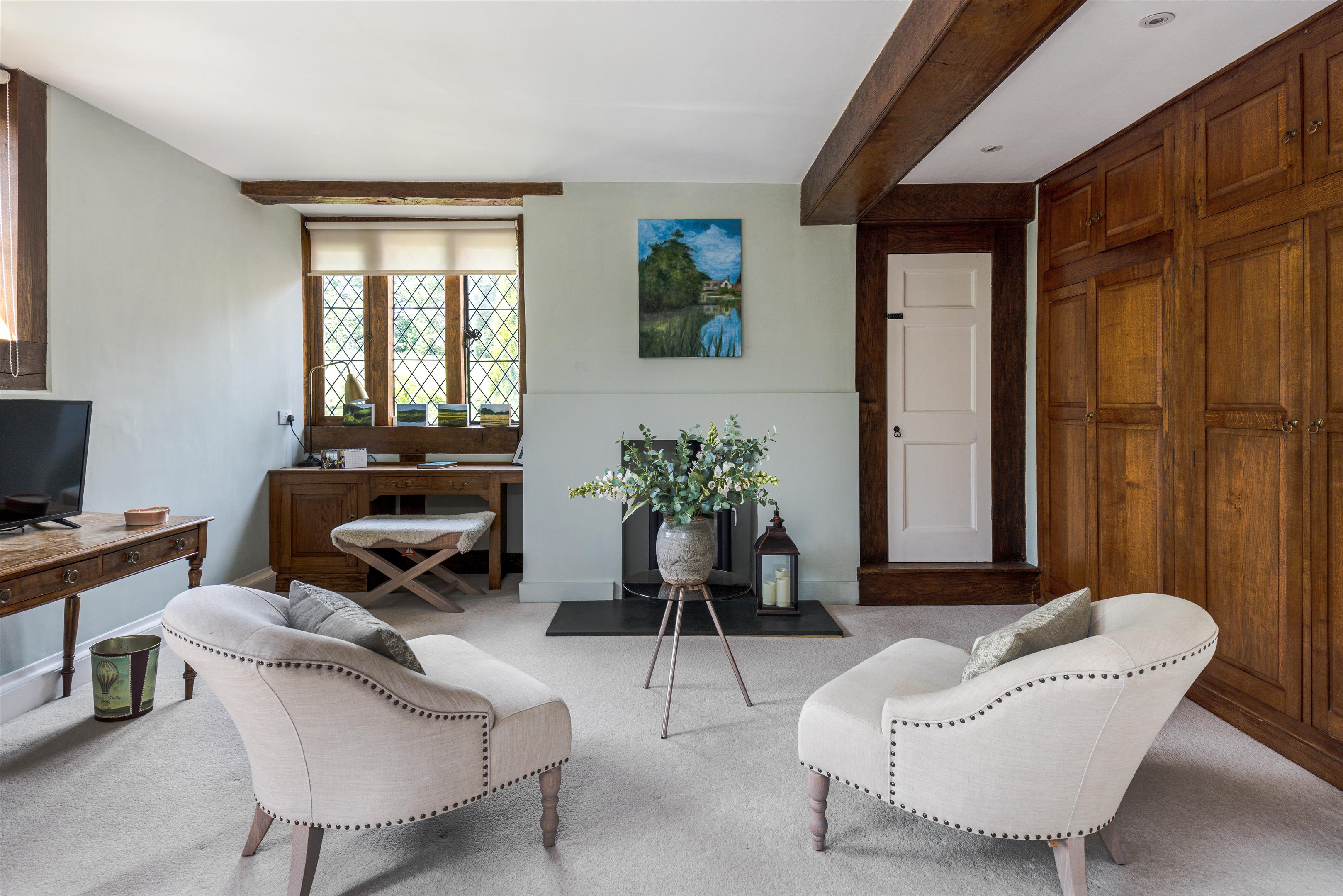 Enton, Godalming, Surrey, GU8
