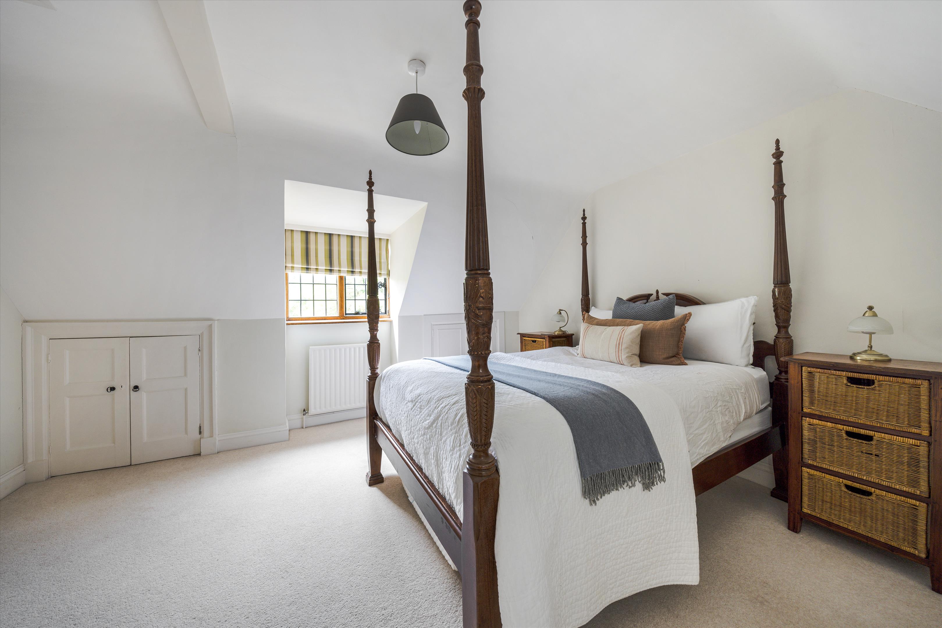 Enton, Godalming, Surrey, GU8