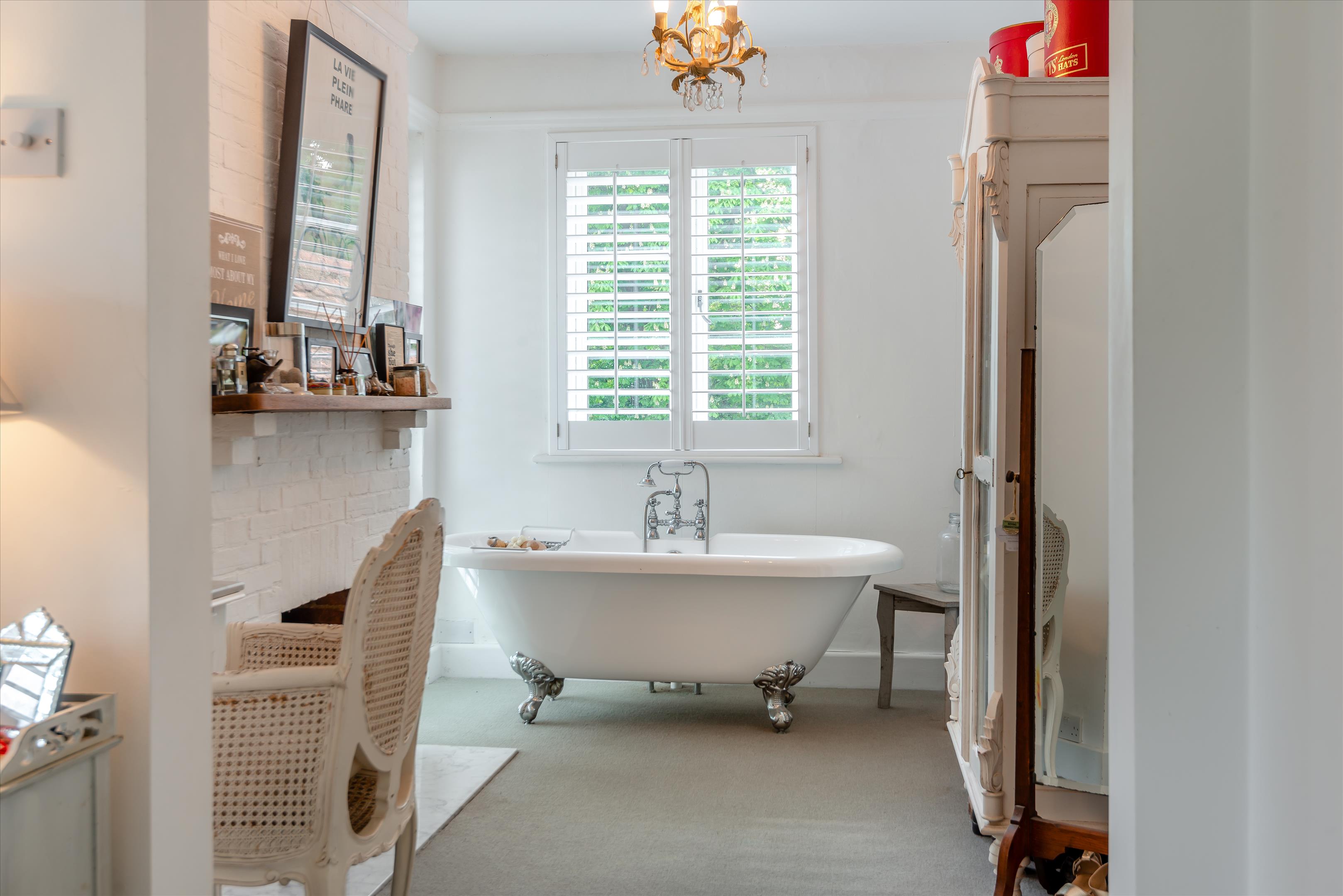 Franksfield, Peaslake, Guildford, Surrey, GU5