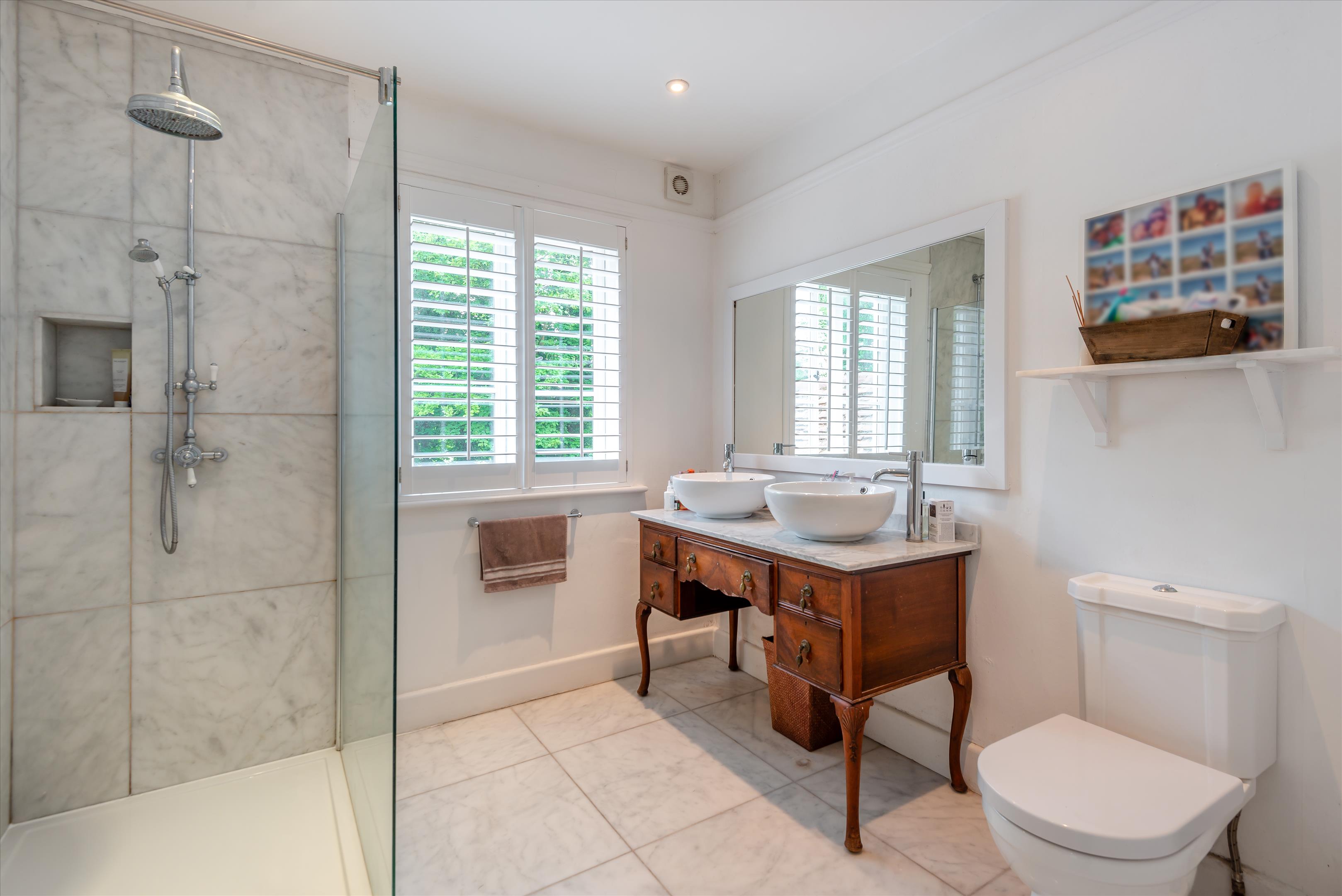 Franksfield, Peaslake, Guildford, Surrey, GU5