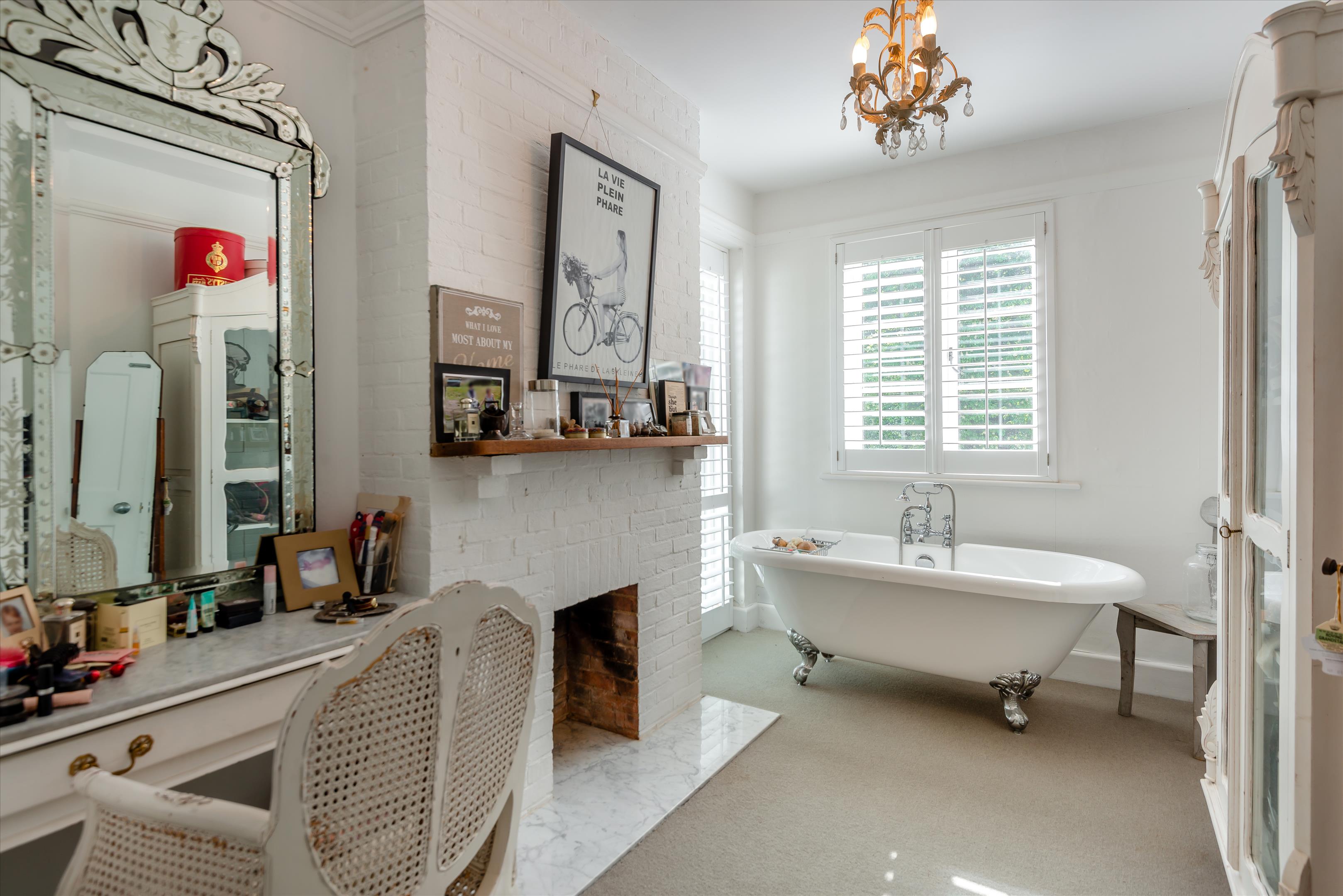 Franksfield, Peaslake, Guildford, Surrey, GU5