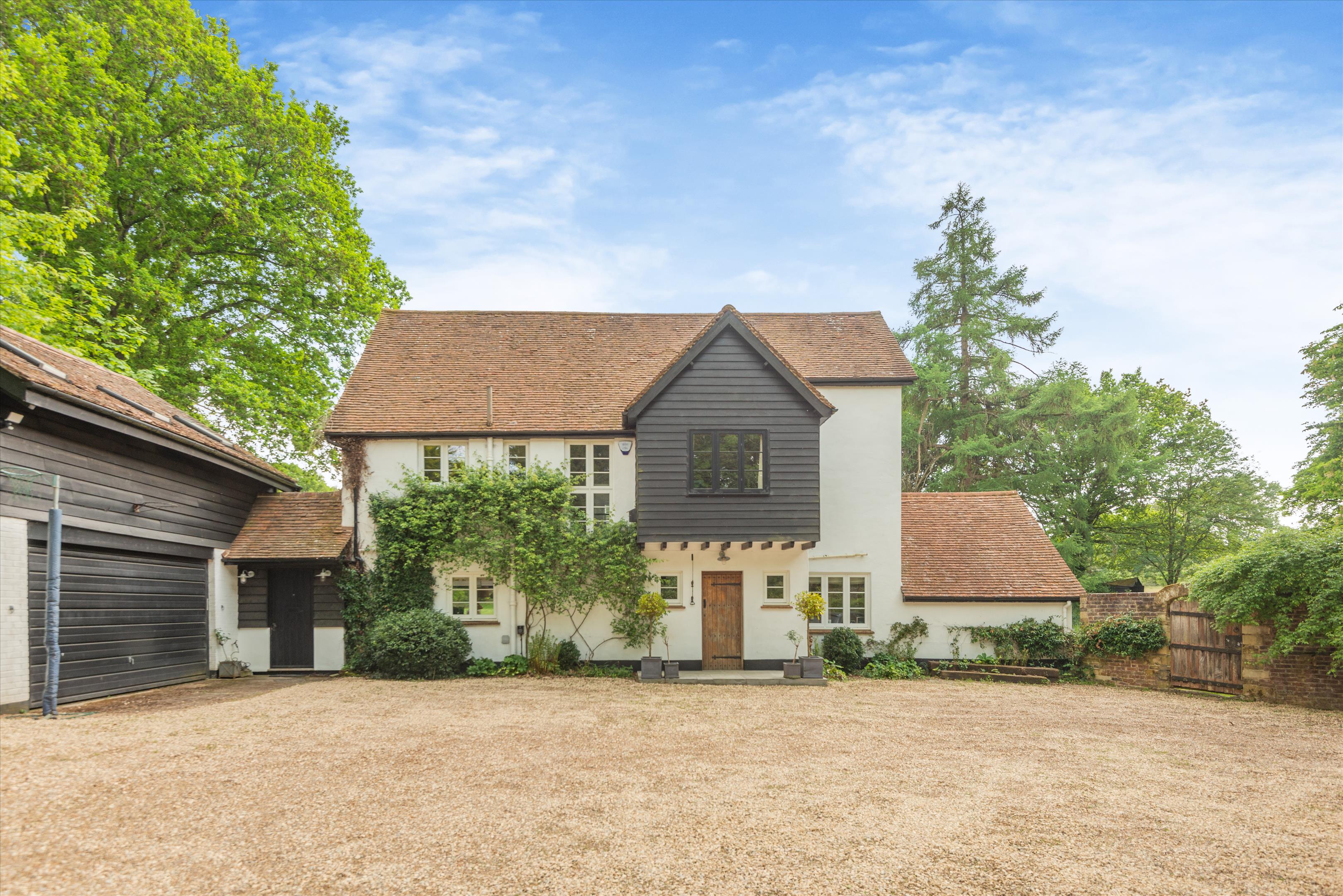 Franksfield, Peaslake, Guildford, Surrey, GU5