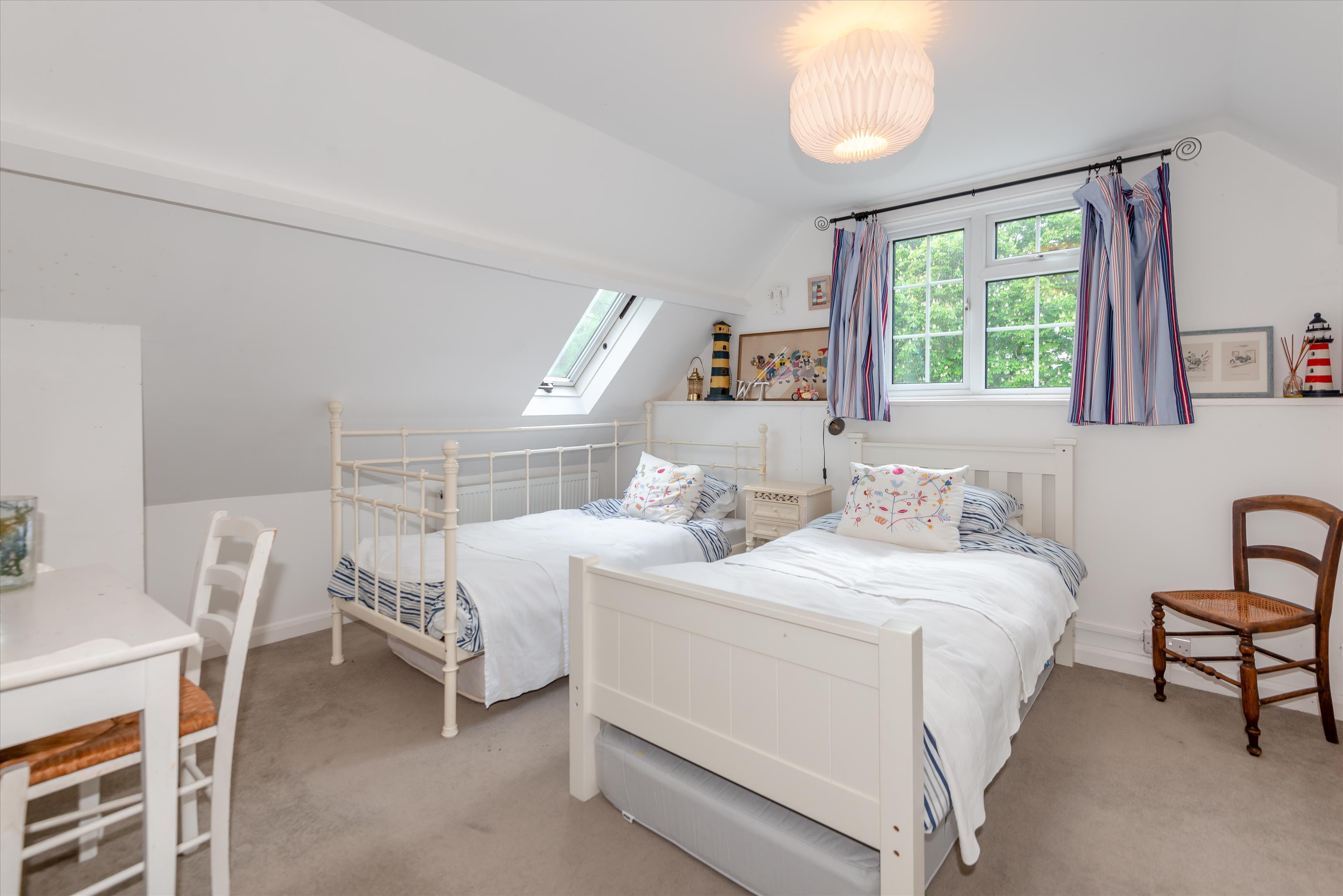 Franksfield, Peaslake, Guildford, Surrey, GU5