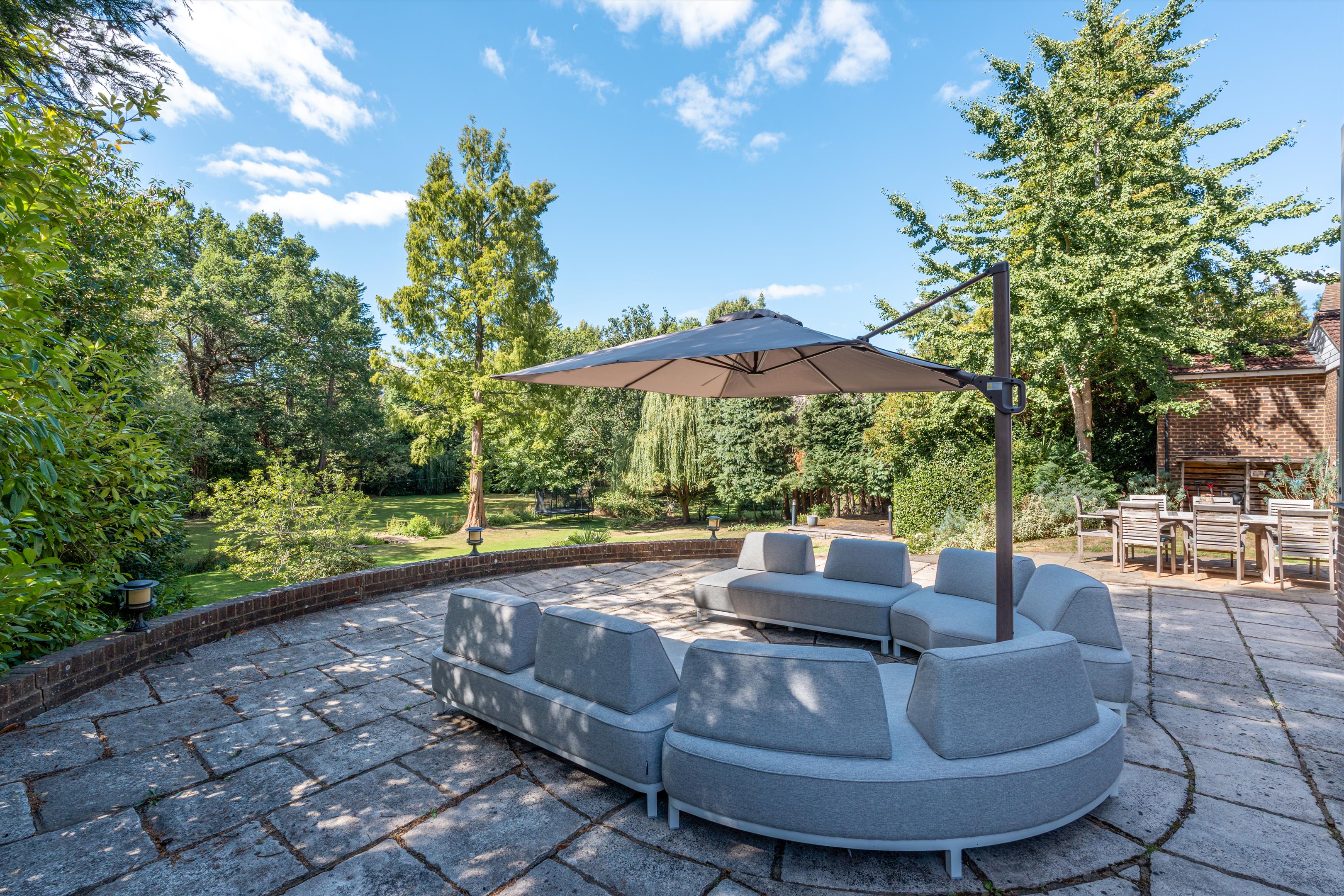 Bracken Close, Wonersh, Guildford, Surrey GU5.