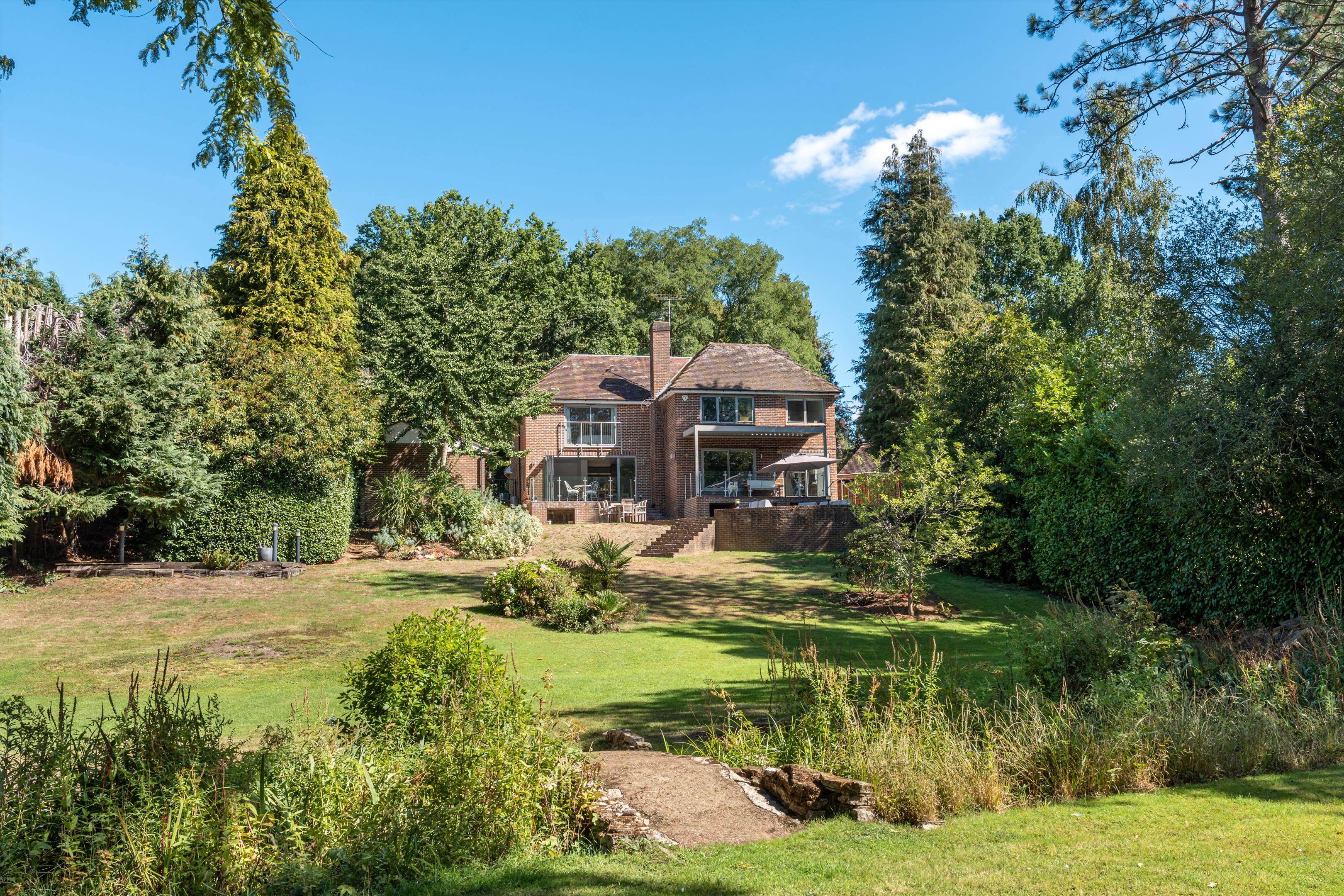 Bracken Close, Wonersh, Guildford, Surrey GU5.