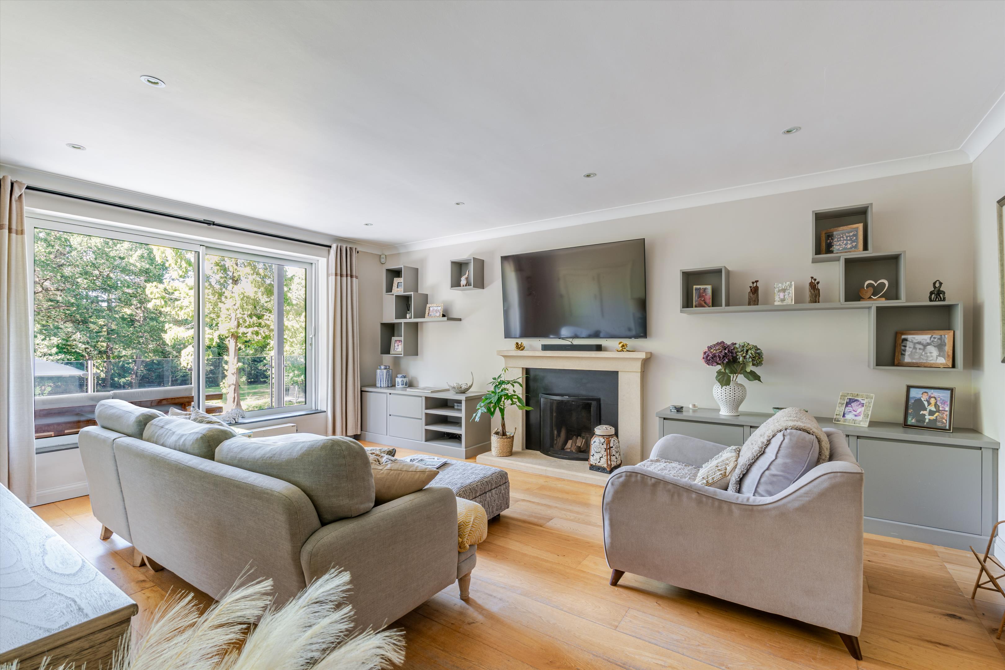 Bracken Close, Wonersh, Guildford, Surrey GU5.
