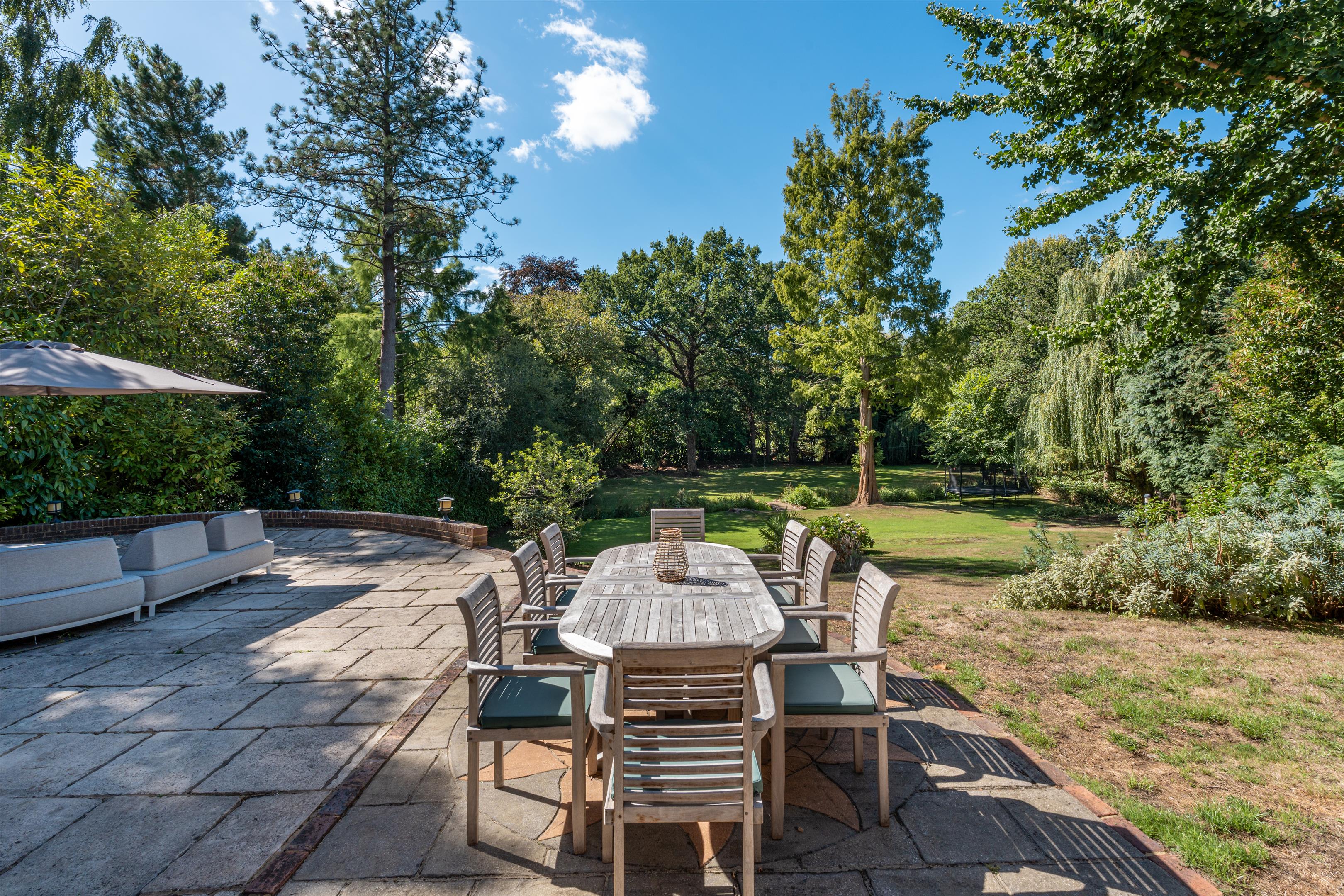 Bracken Close, Wonersh, Guildford, Surrey GU5.