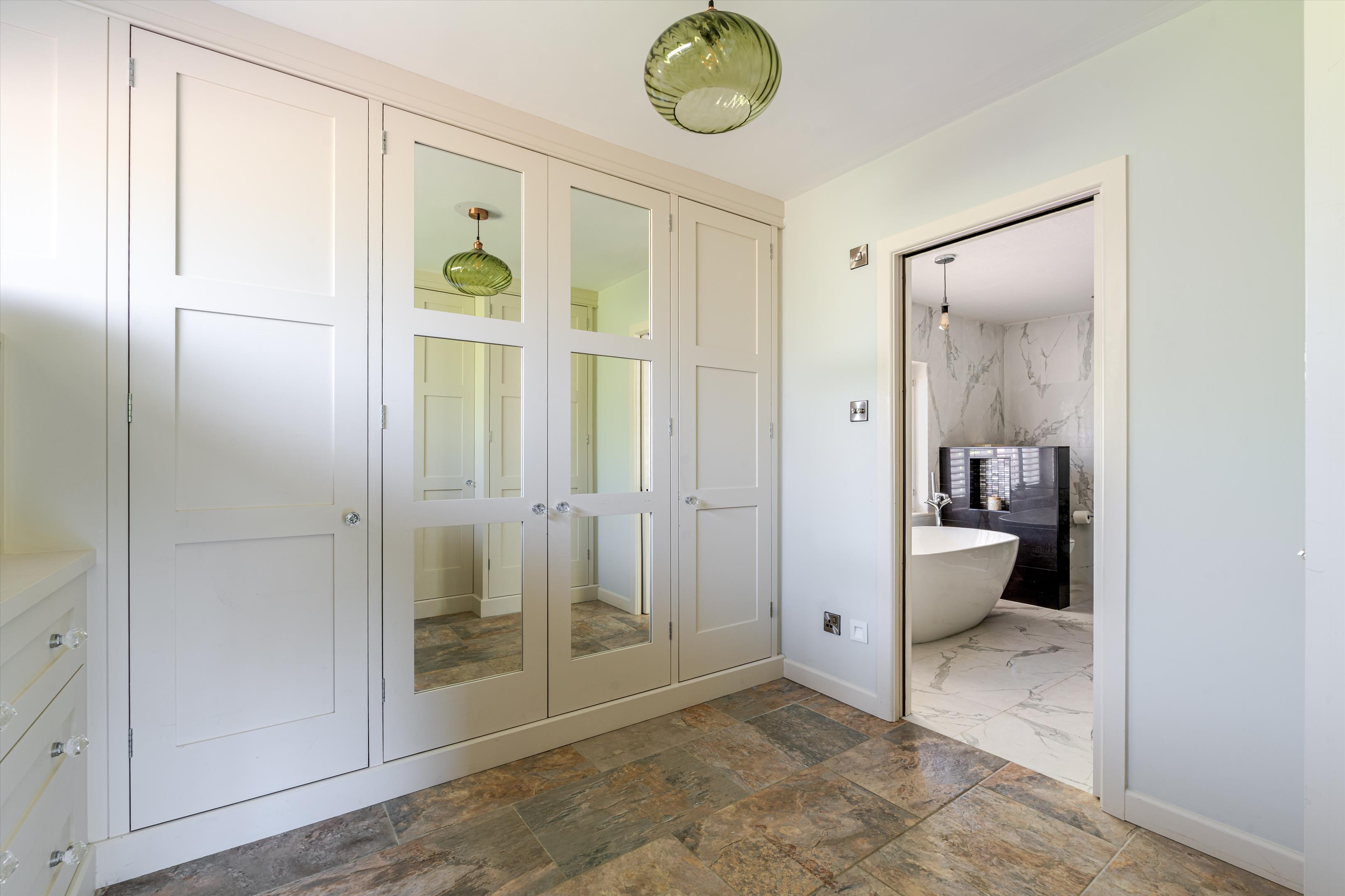 Bracken Close, Wonersh, Guildford, Surrey GU5.