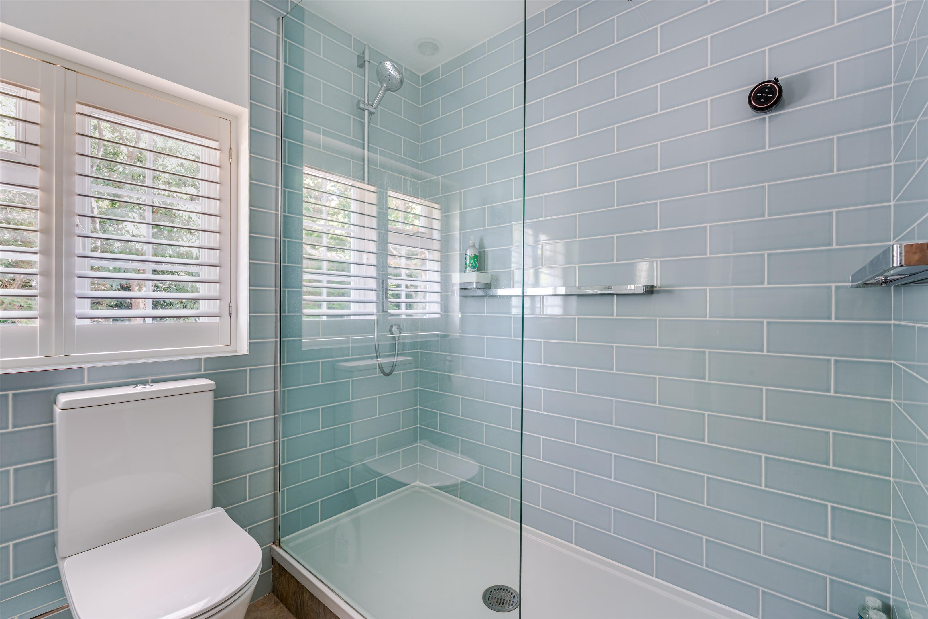 Bracken Close, Wonersh, Guildford, Surrey GU5.