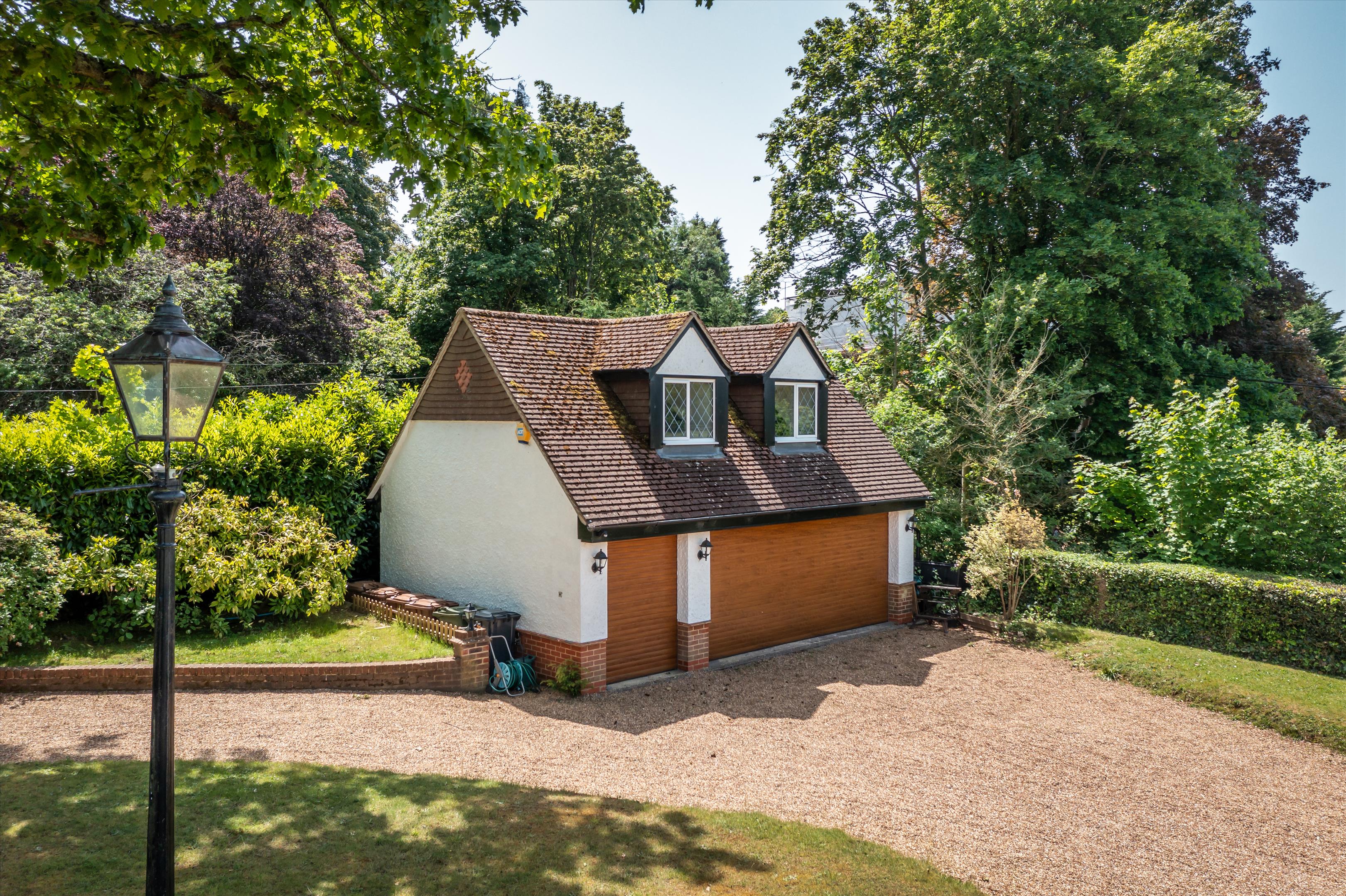 Burrows Lane, Gomshall, Guildford, Surrey GU5