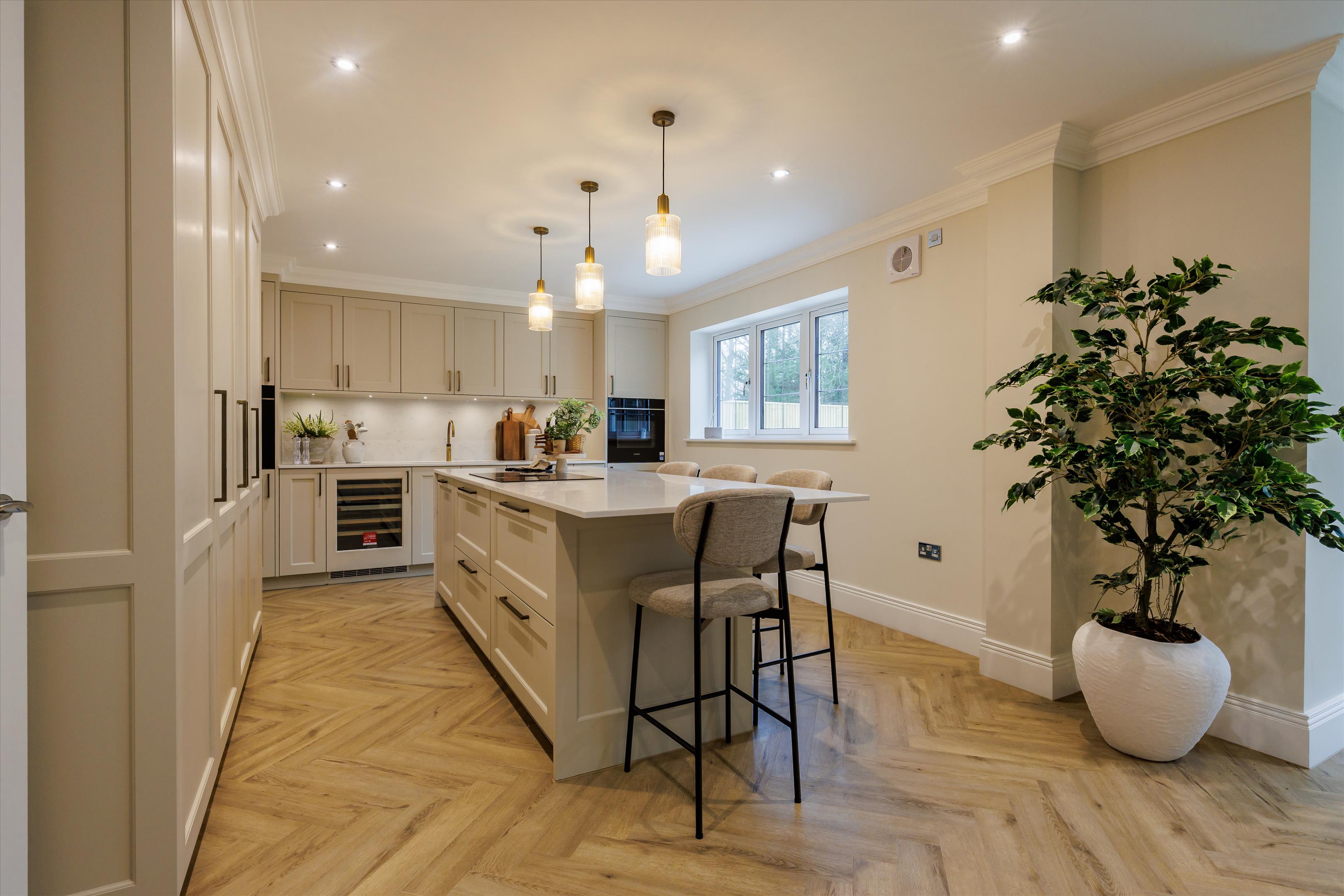 Horseshoe Crescent, Guildford GU1