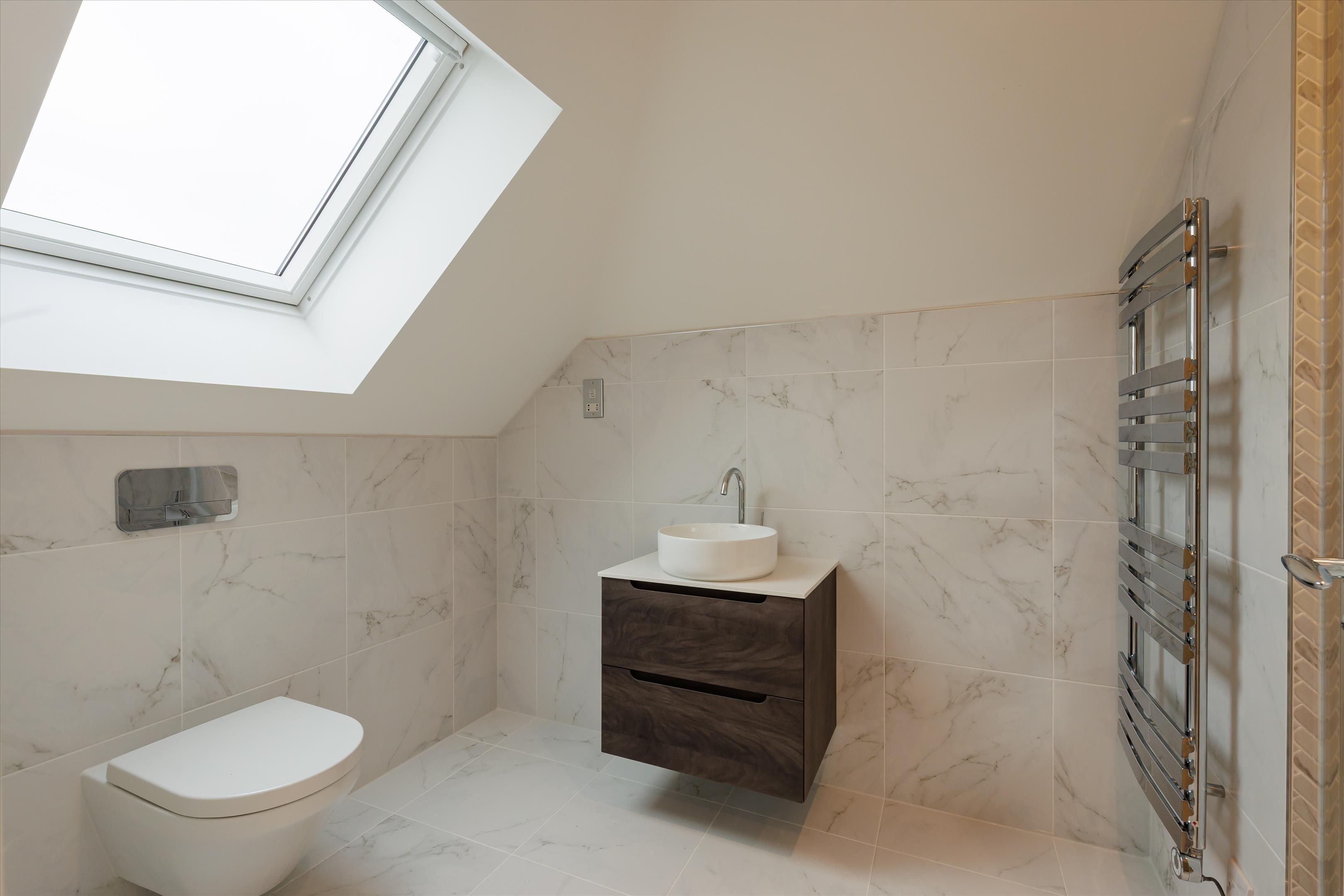 Horseshoe Crescent, Guildford GU1