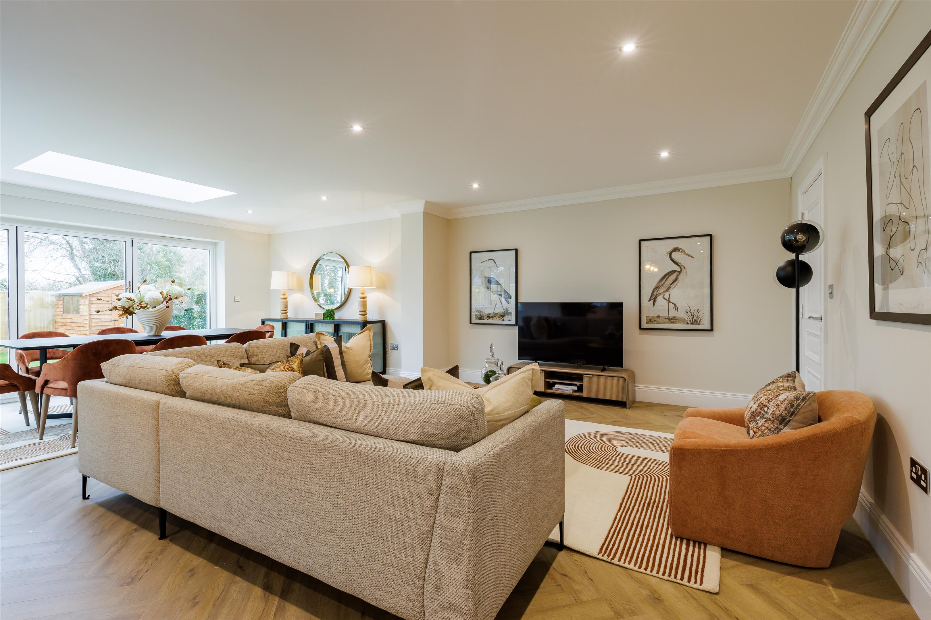 Horseshoe Crescent, Guildford GU1