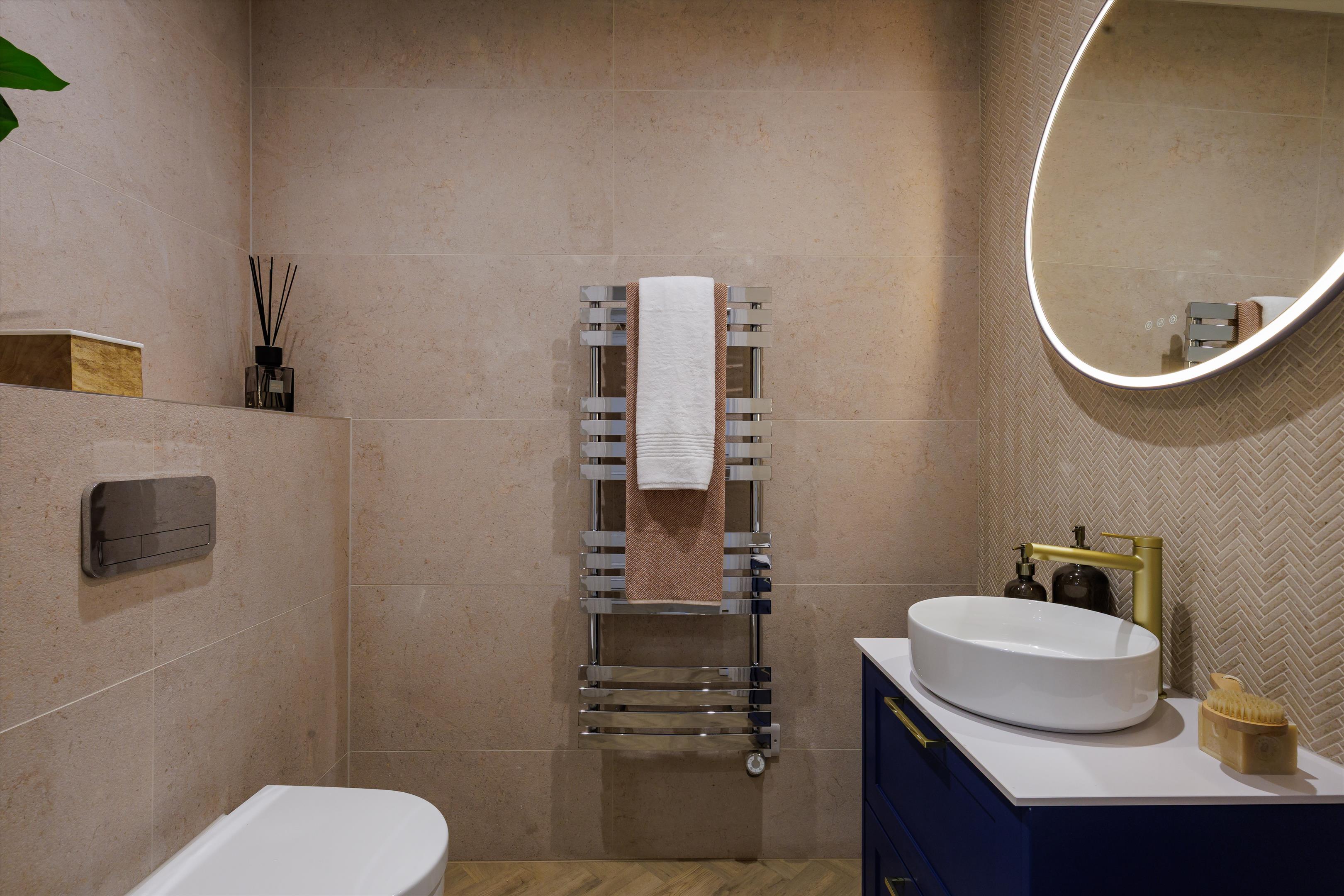 Horseshoe Crescent, Guildford GU1