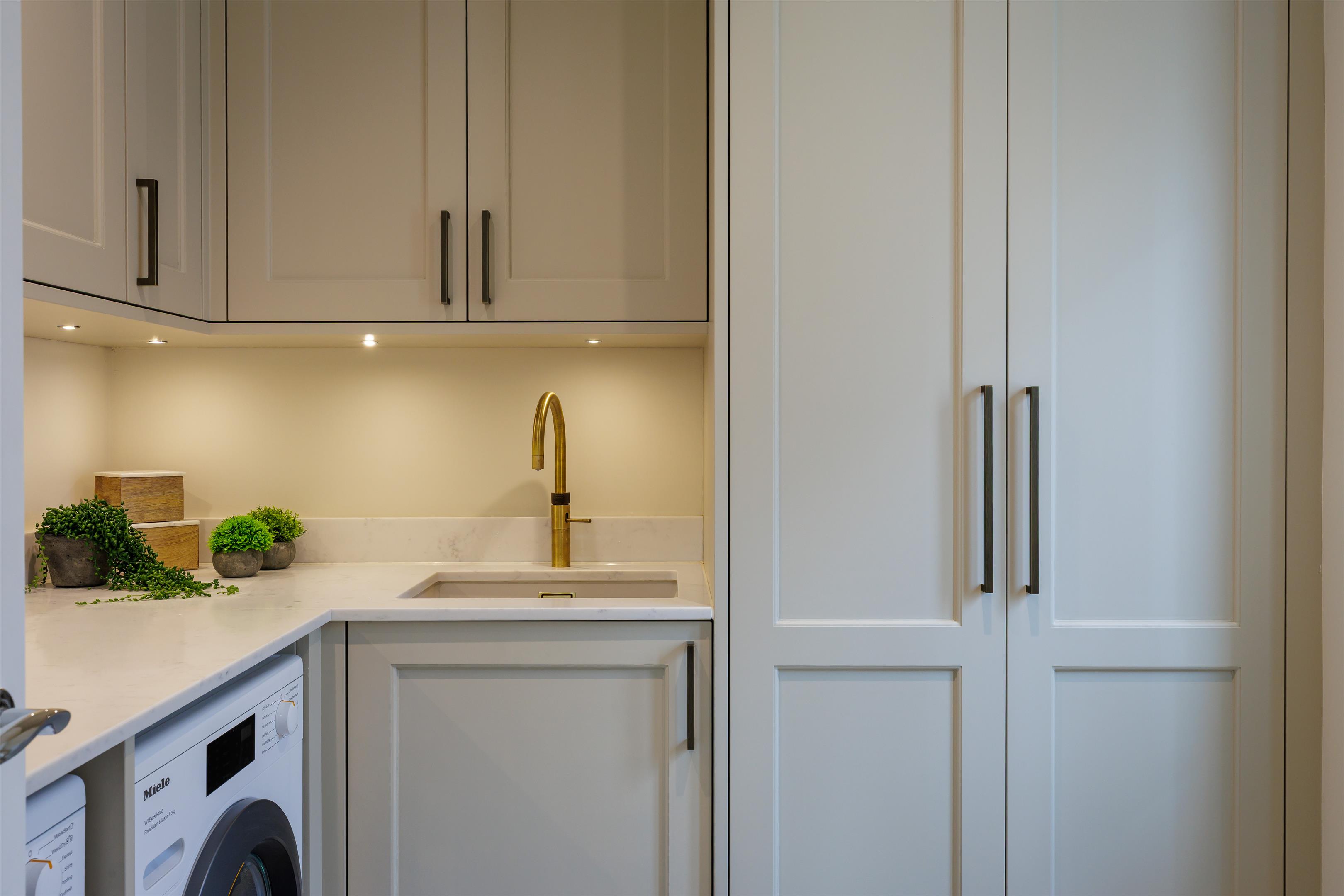 Horseshoe Lane West, Guildford, Surrey GU1