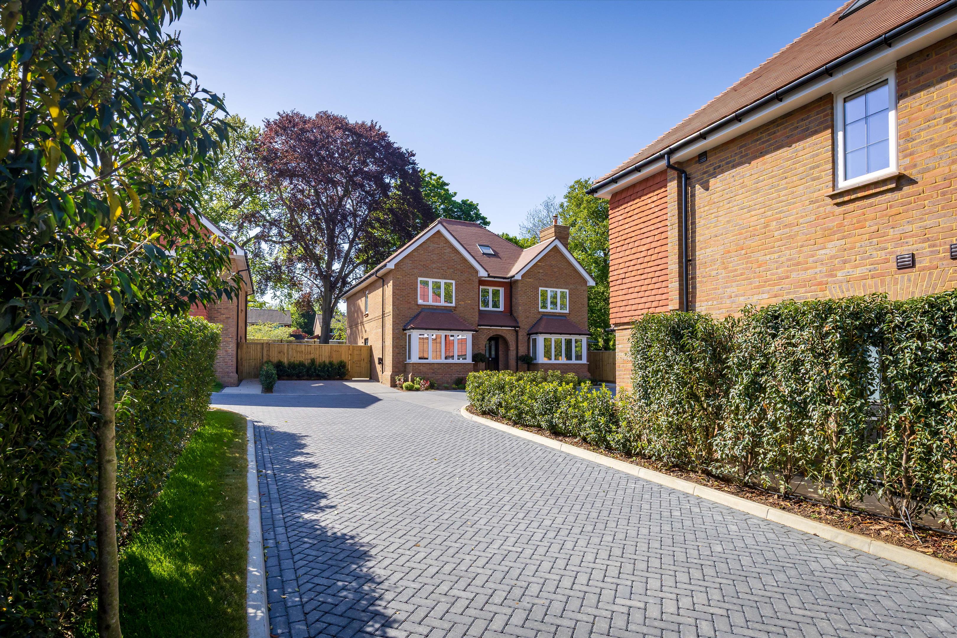 Horseshoe Lane West, Guildford, Surrey GU1