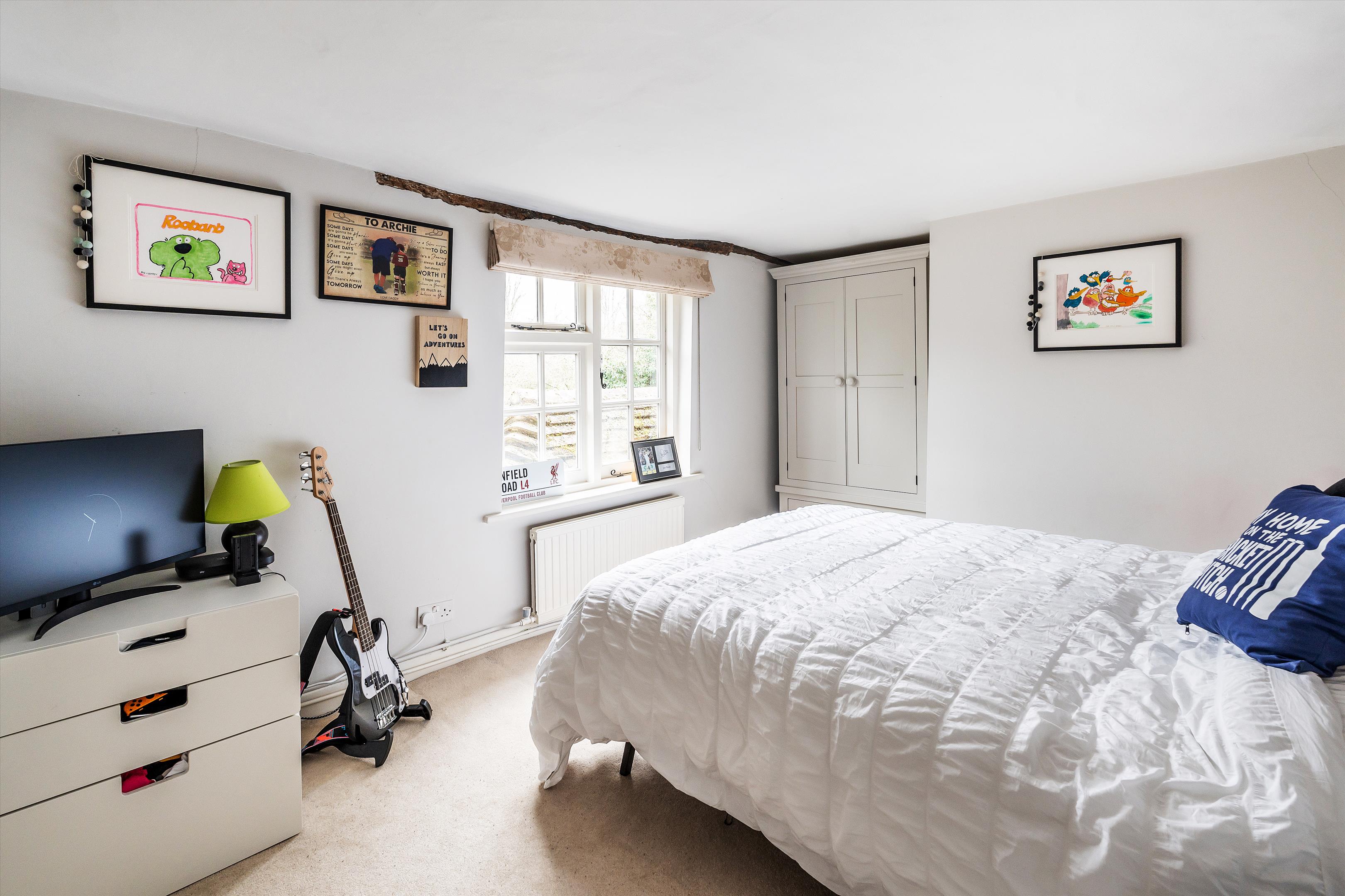 Trunley Heath Road, Bramley, Guildford, Surrey GU5 0BW