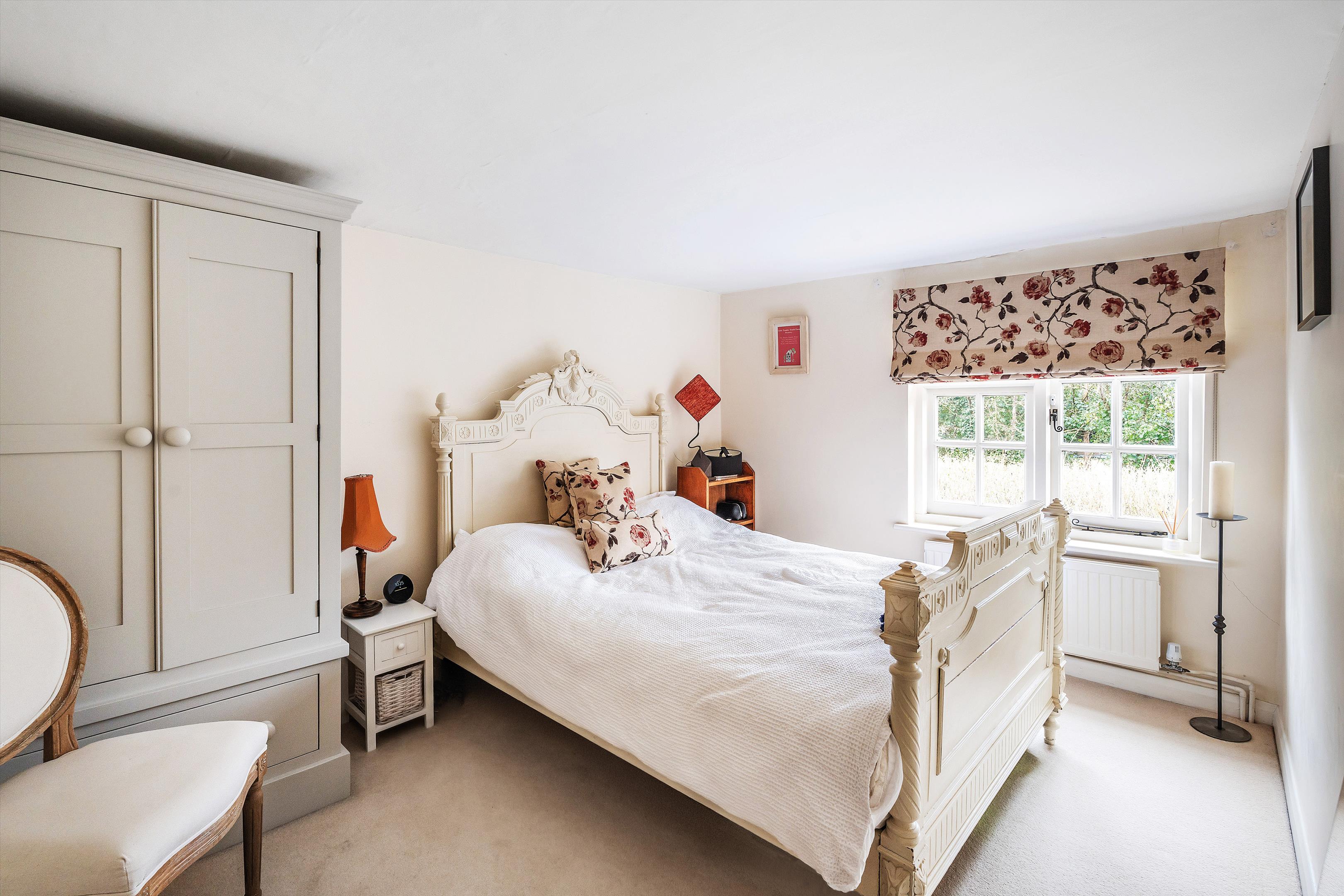 Trunley Heath Road, Bramley, Guildford, Surrey GU5 0BW