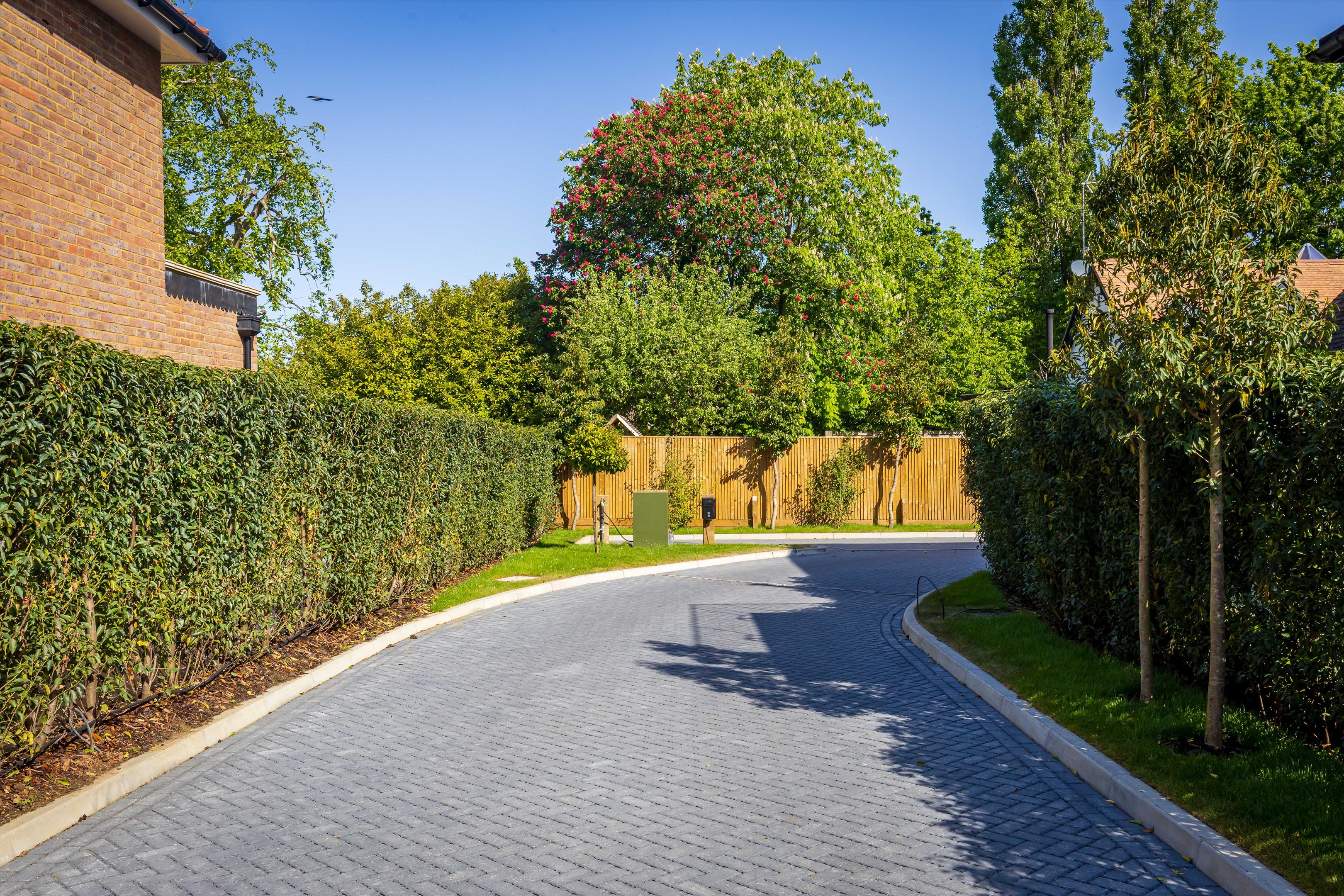 Horseshoe Crescent, Guildford GU1.