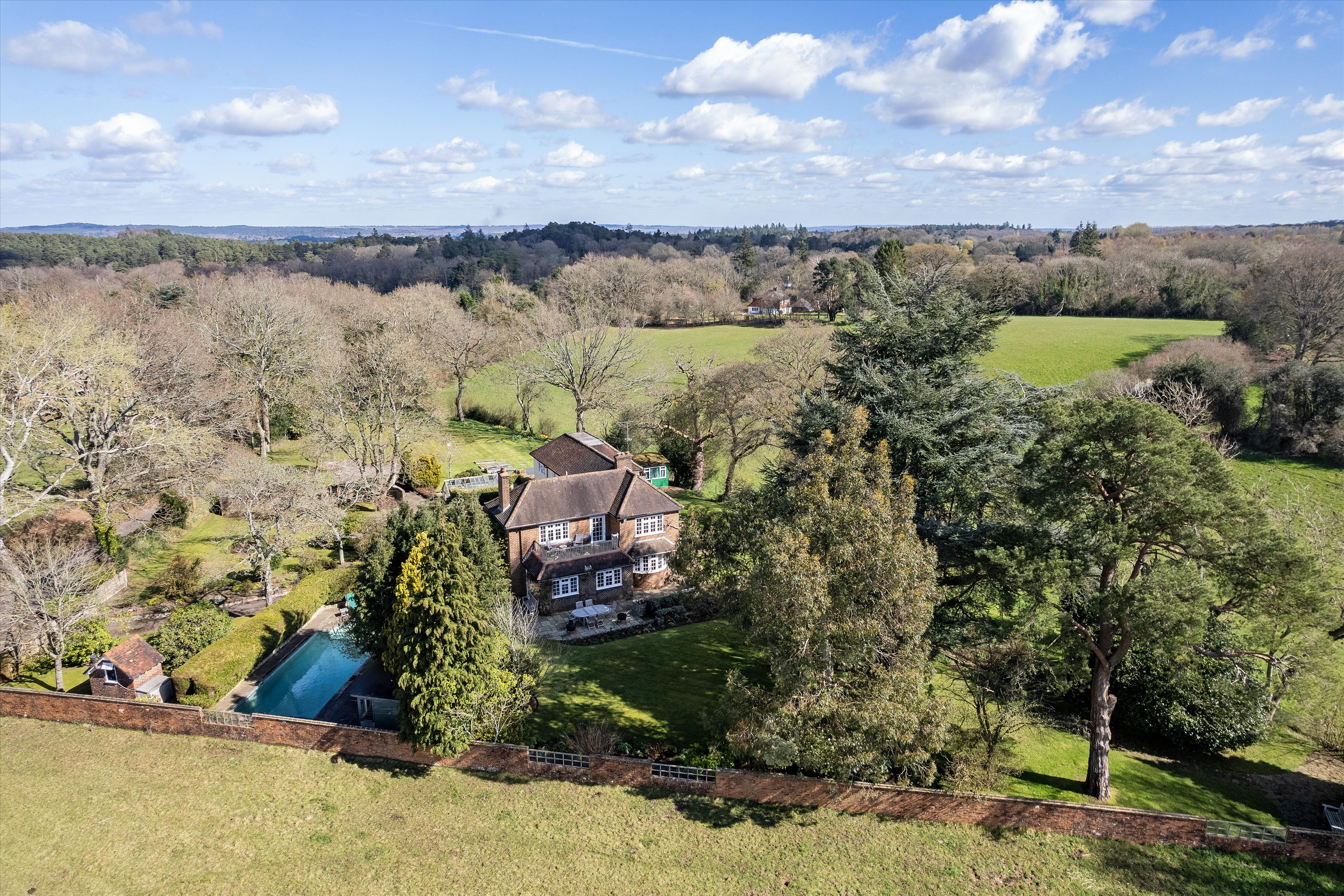 Hale House Lane, Churt, Farnham, Surrey GU10