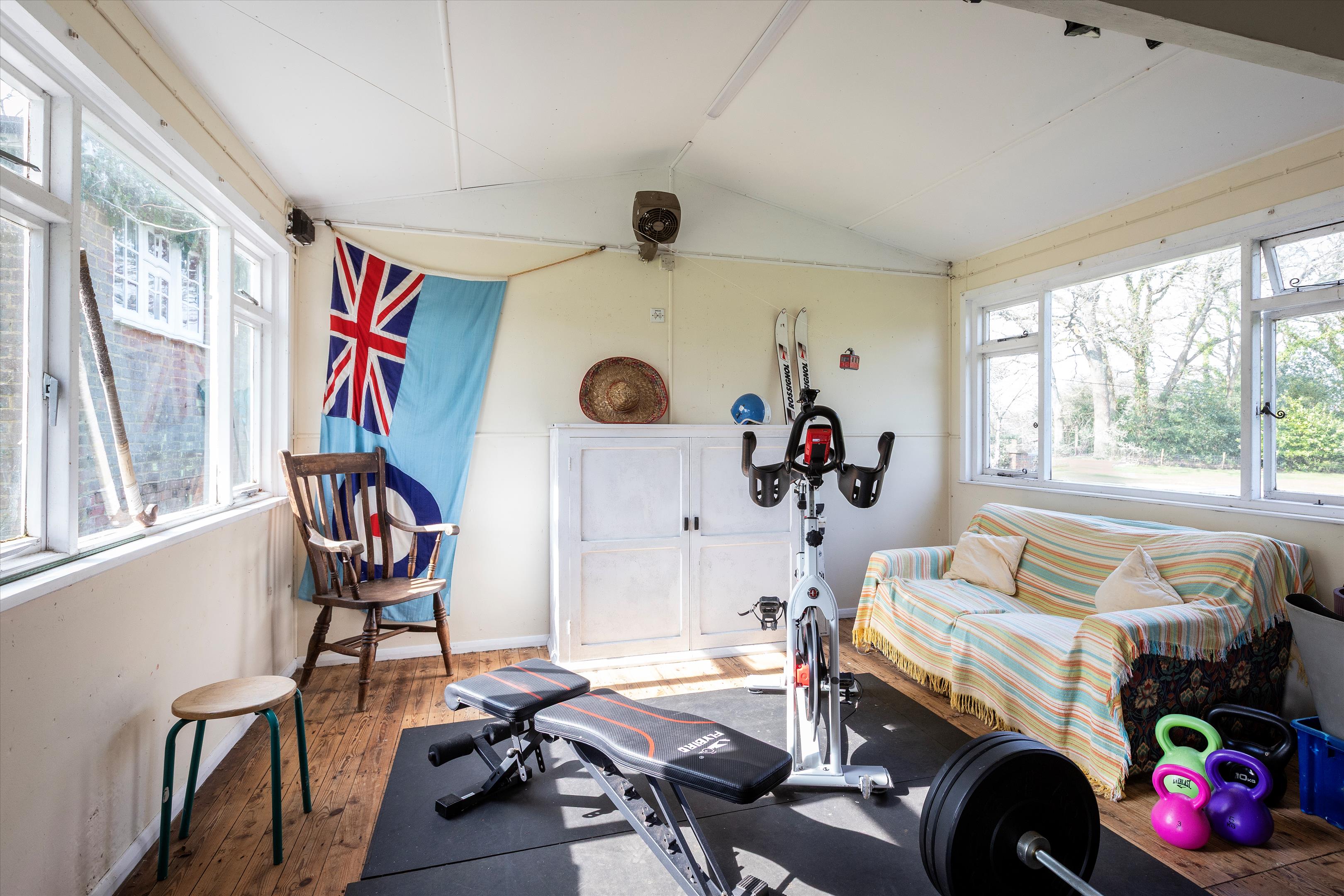 Hale House Lane, Churt, Farnham, Surrey GU10