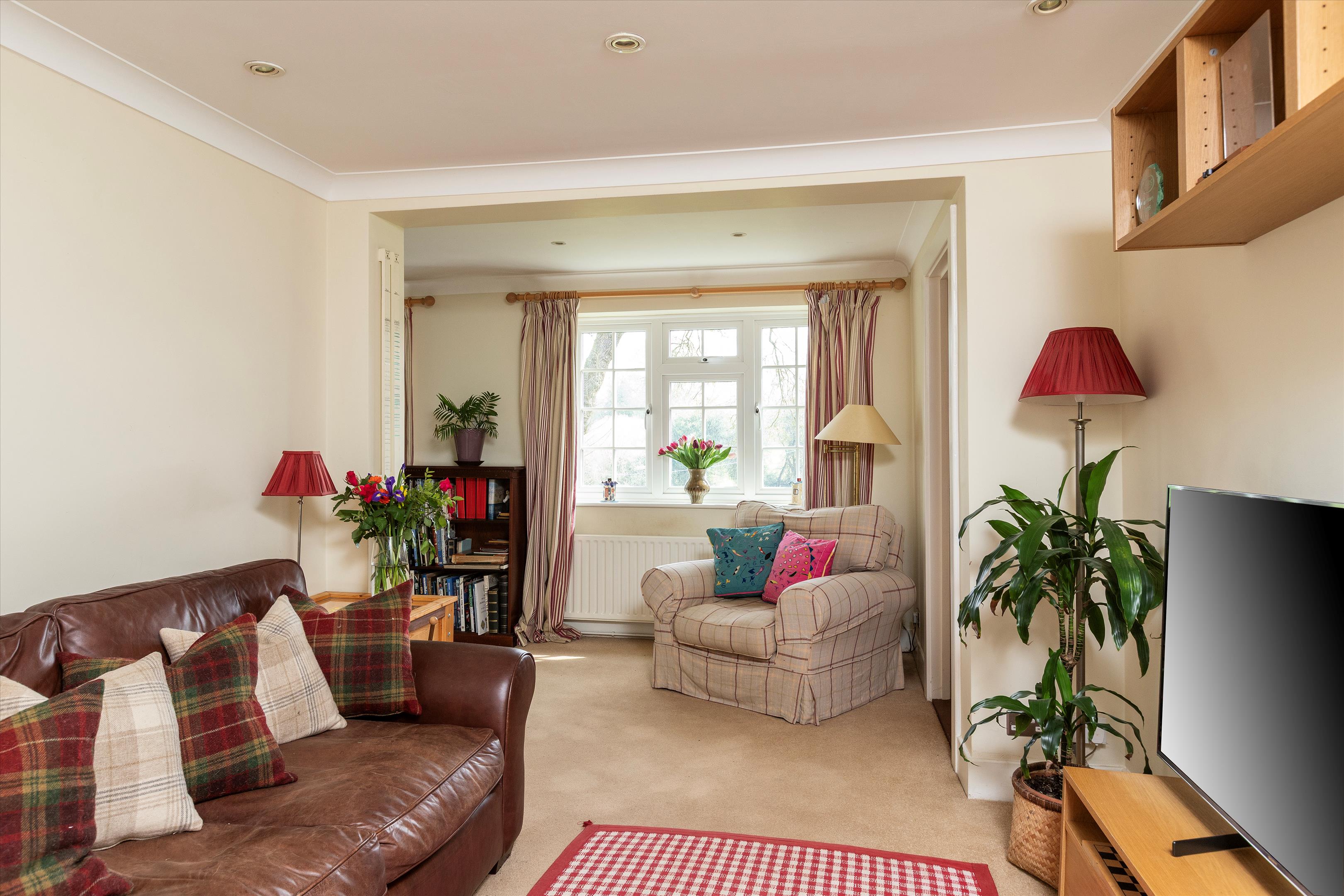 Hale House Lane, Churt, Farnham, Surrey GU10
