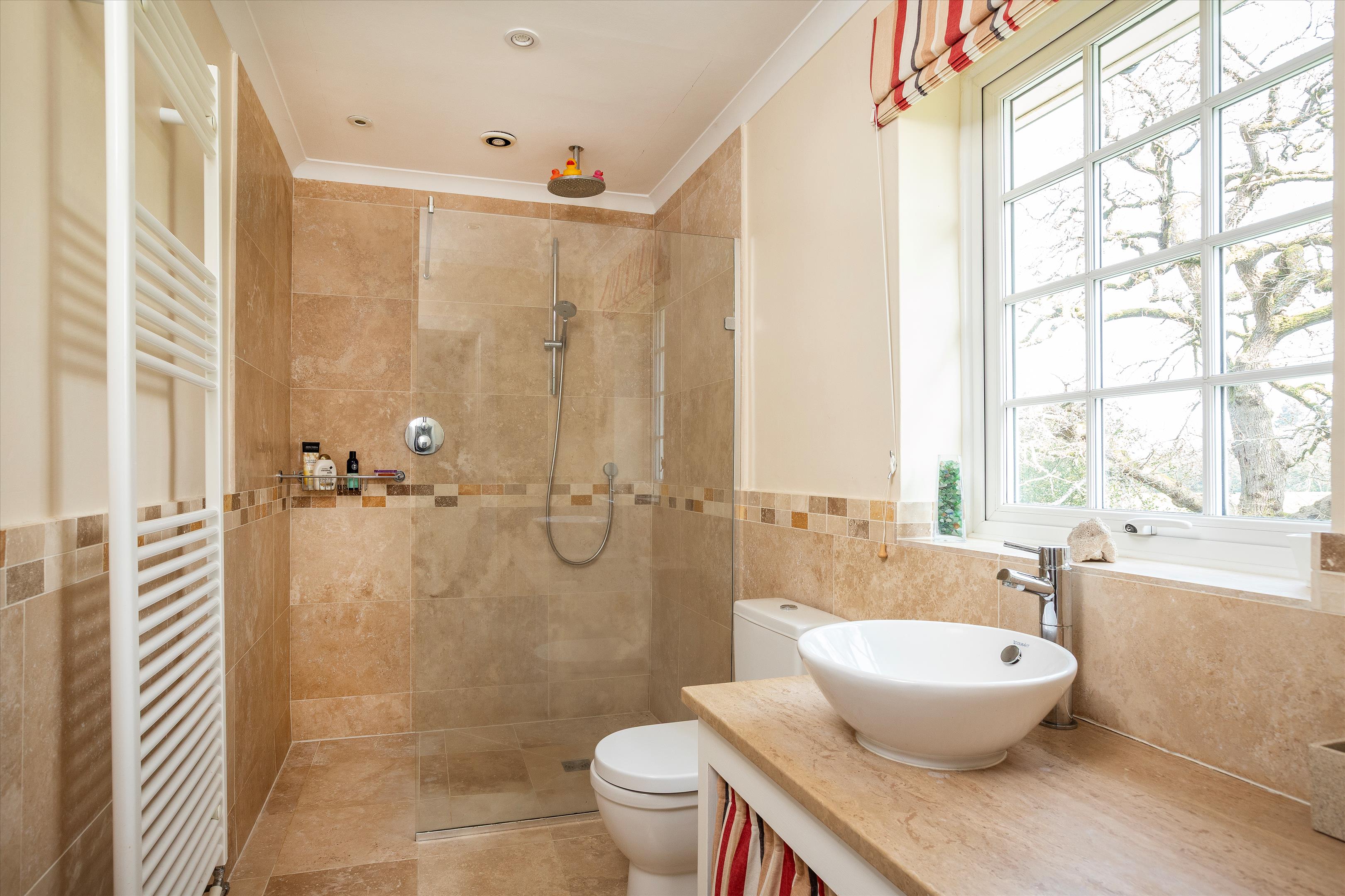 Hale House Lane, Churt, Farnham, Surrey GU10