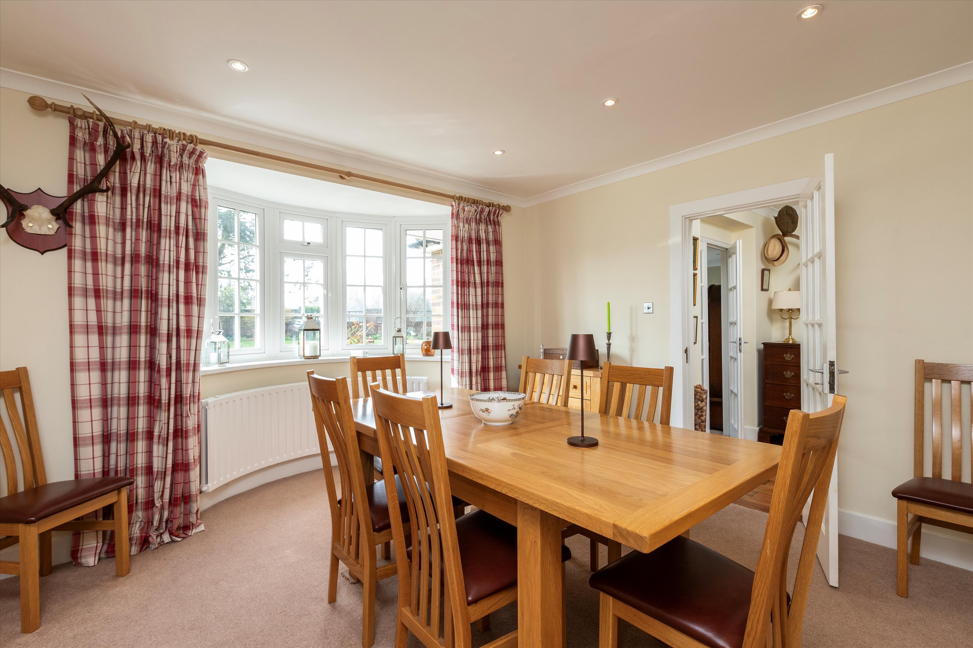 Hale House Lane, Churt, Farnham, Surrey GU10