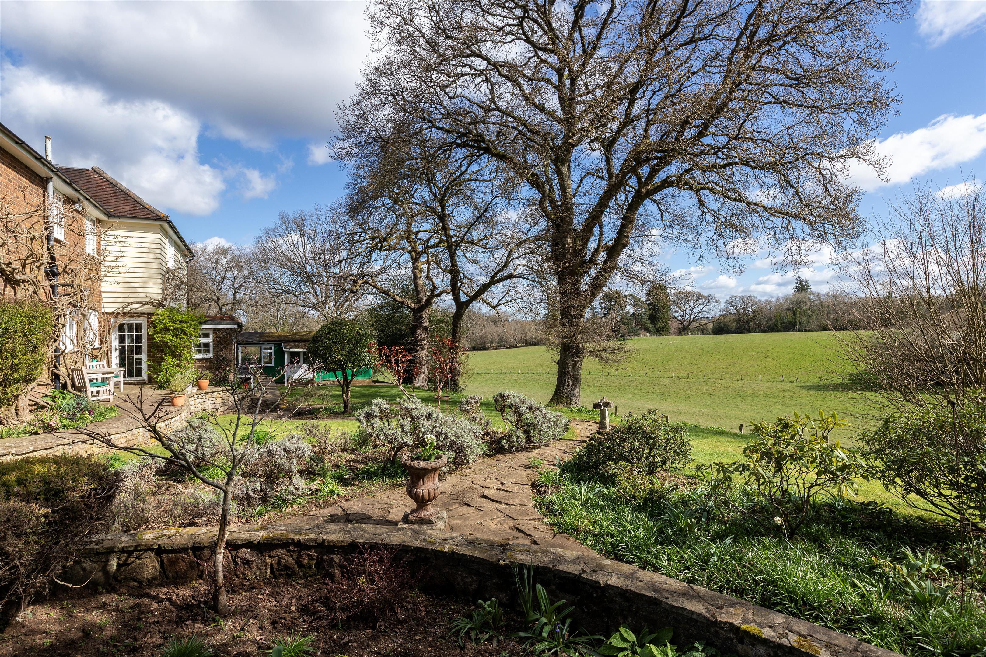 Hale House Lane, Churt, Farnham, Surrey GU10