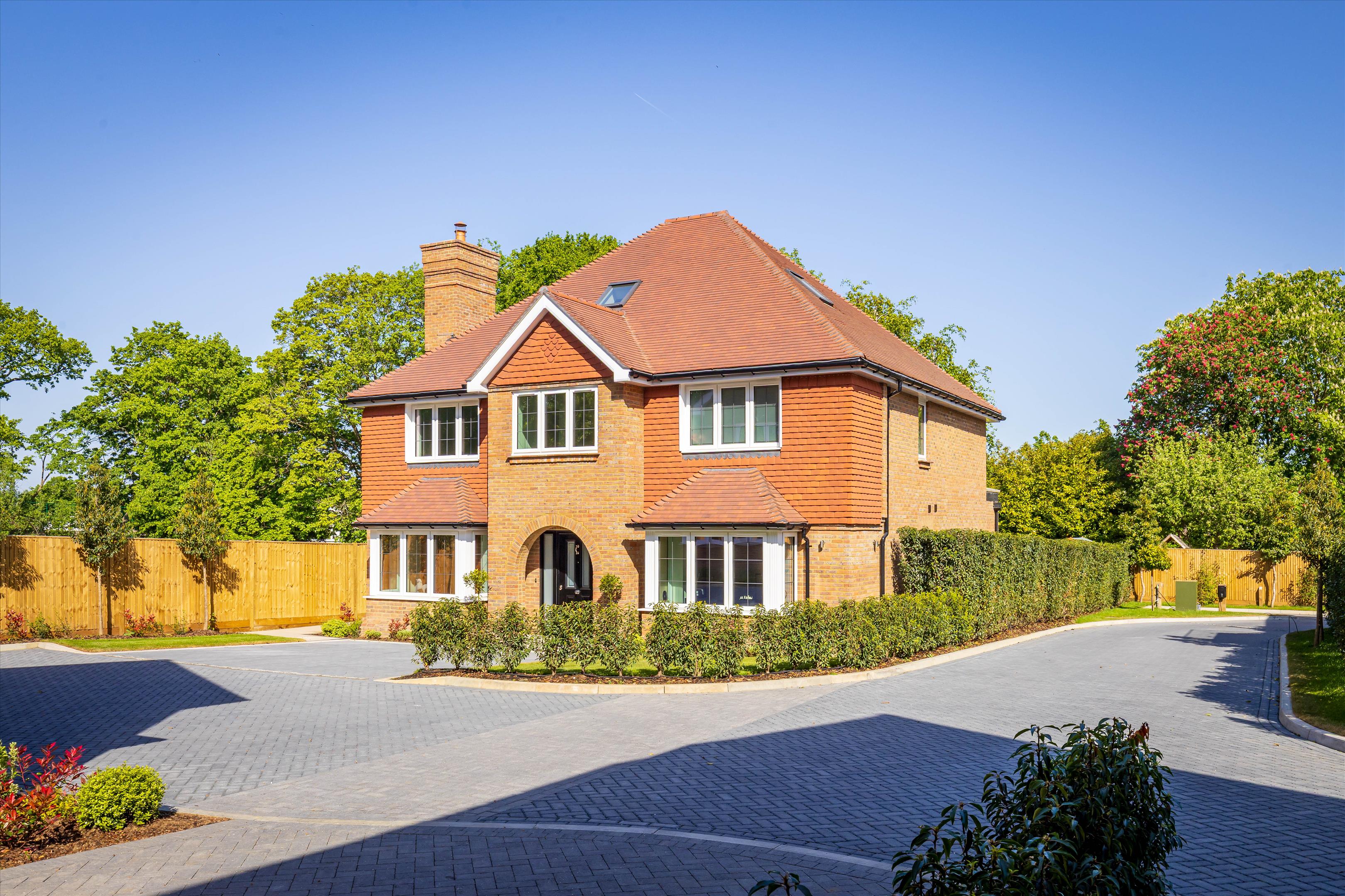 Horseshoe Crescent, Guildford GU1