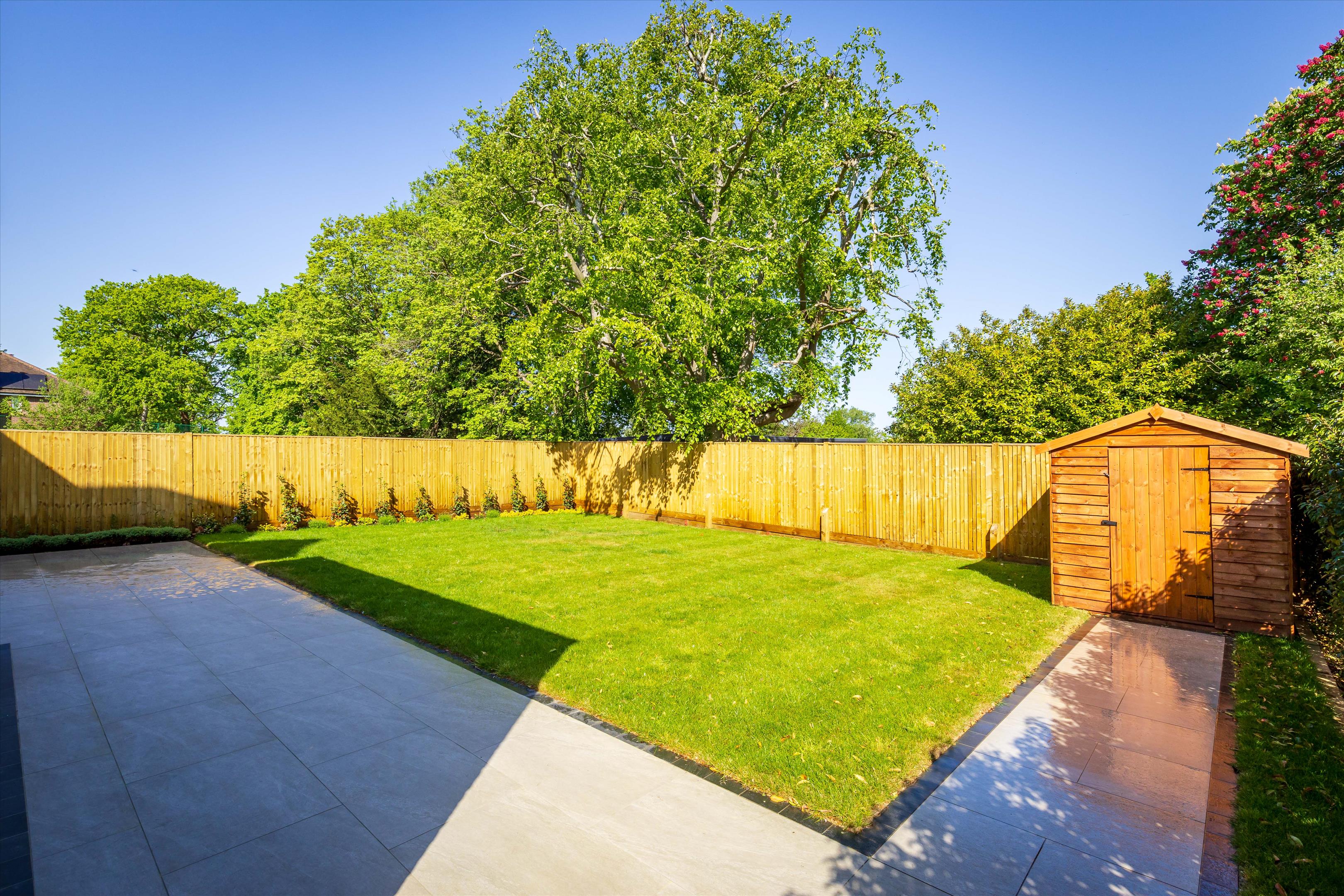 Horseshoe Crescent, Guildford GU1