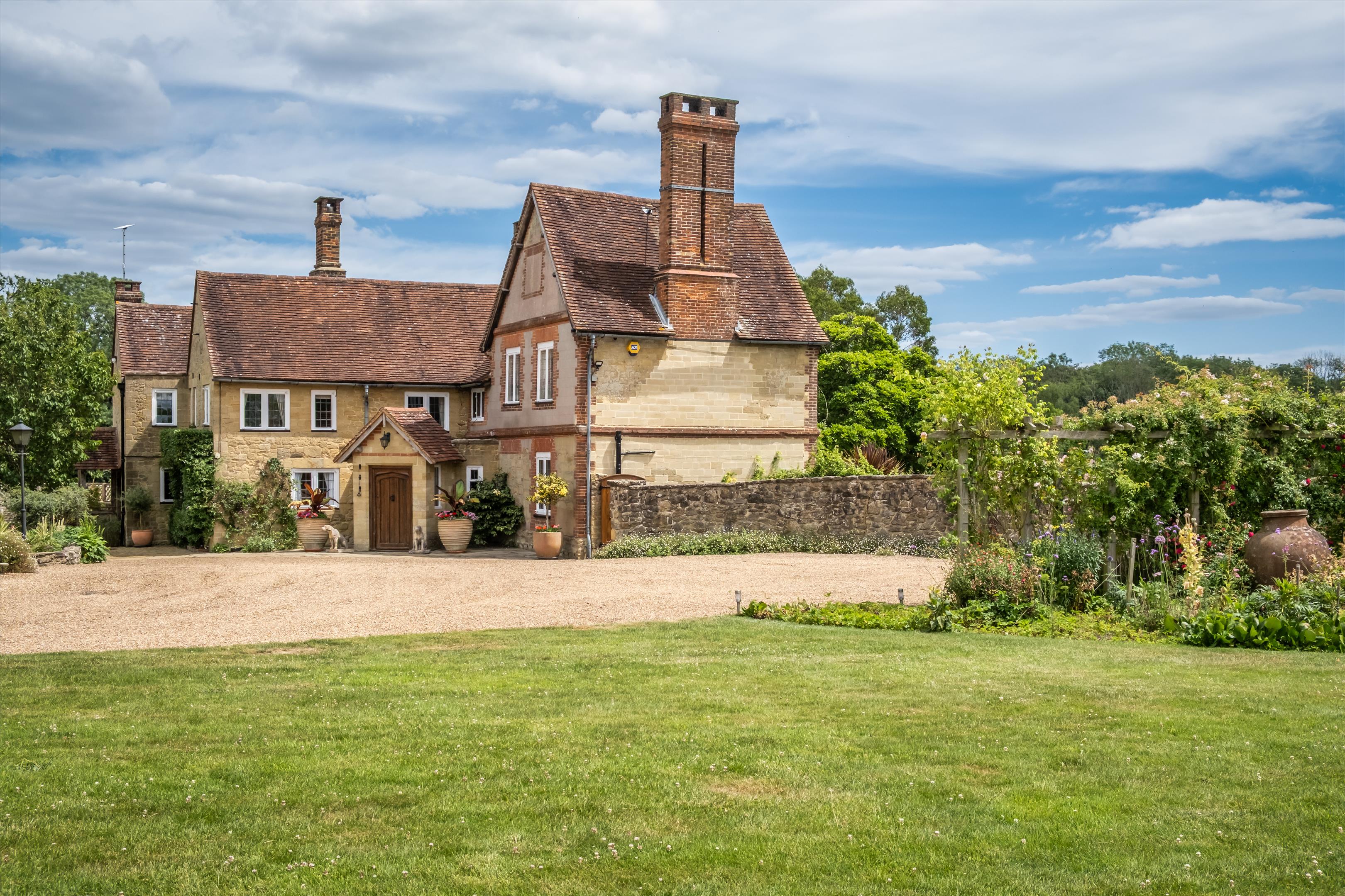 Coneyhurst Lane, Ewhurst, Cranleigh, Surrey GU6 7PW