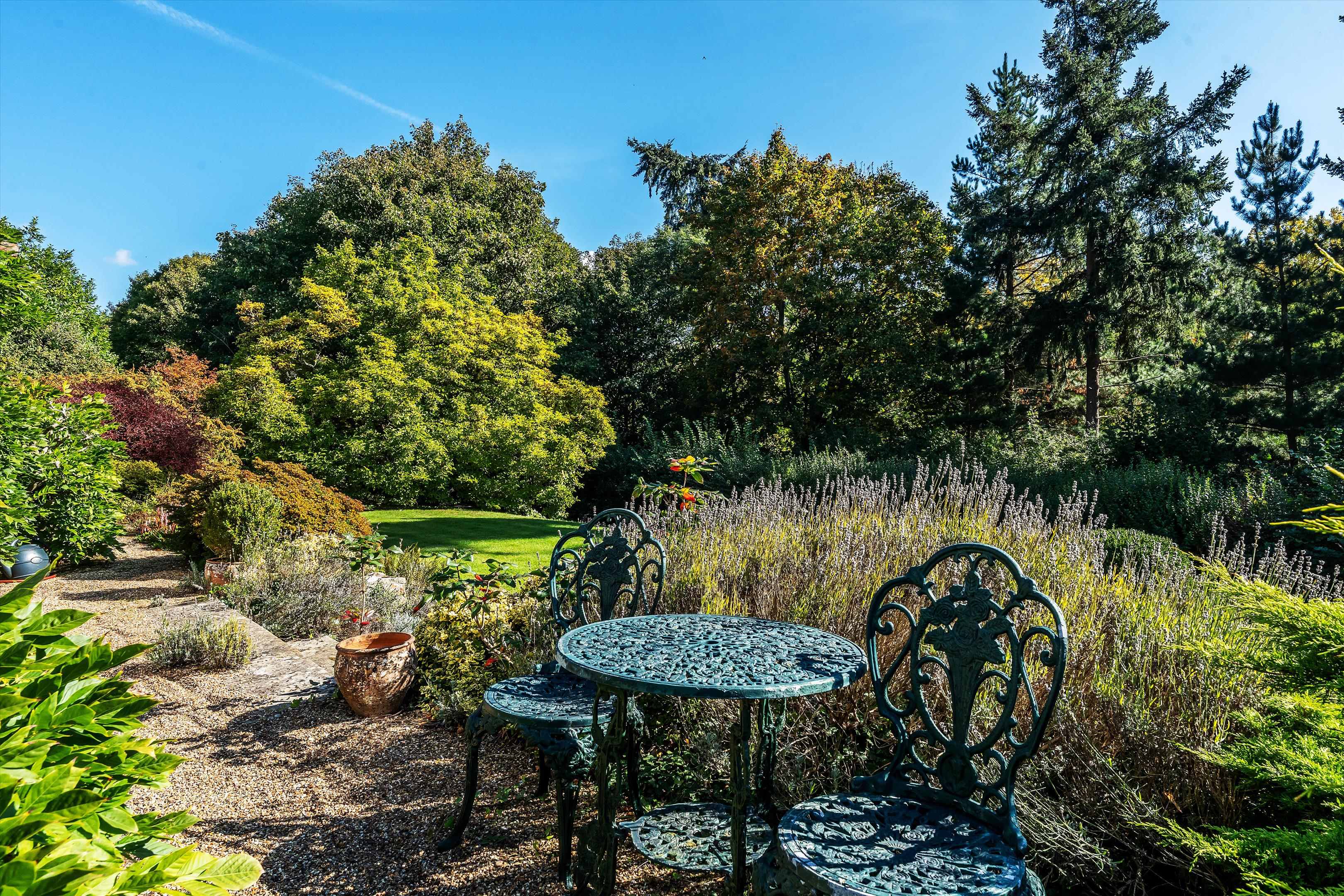 Snowdenham Lane, Bramley, Guildford, Surrey, GU5 0DB