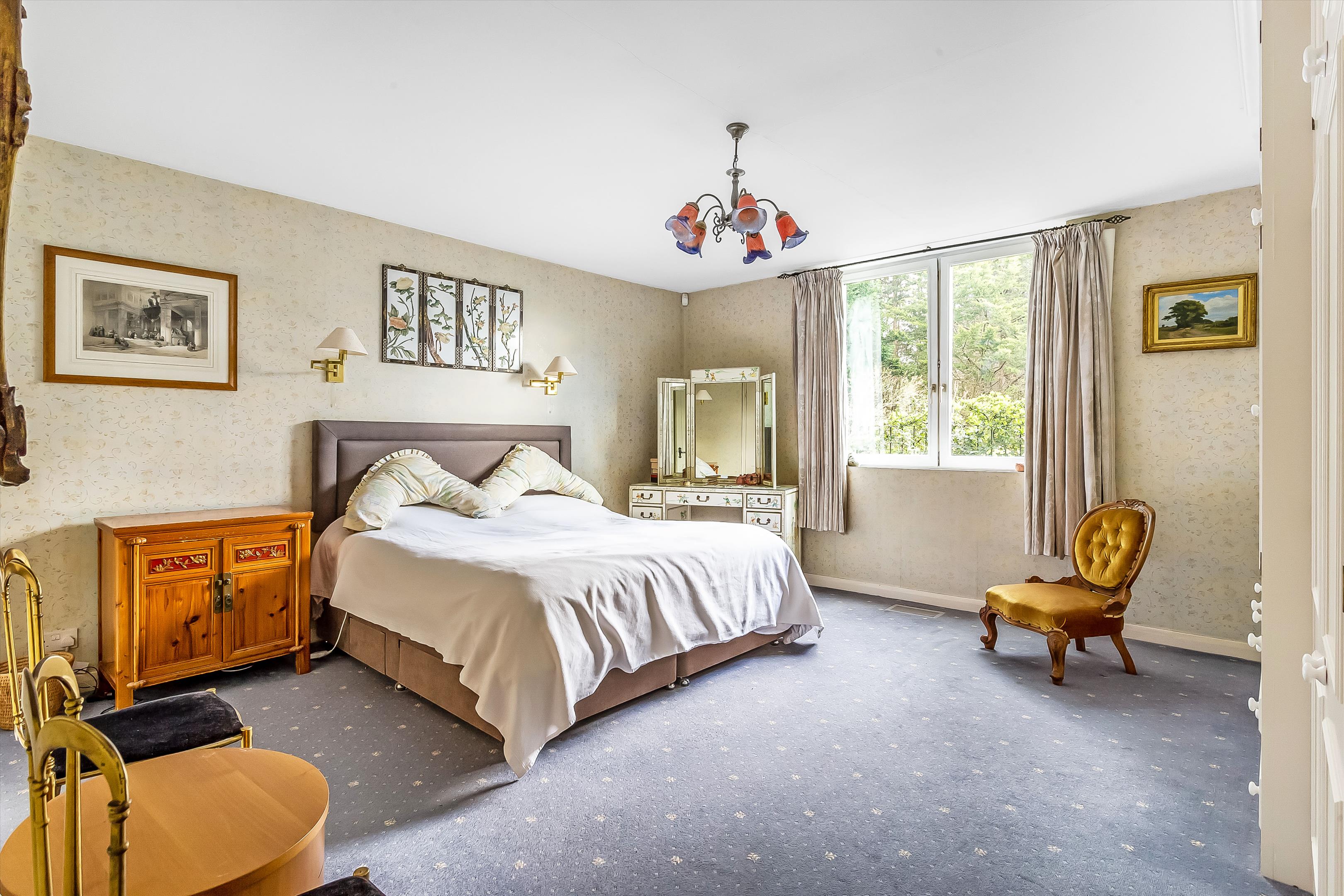 Old Portsmouth Road, Artington, Guildford, GU3