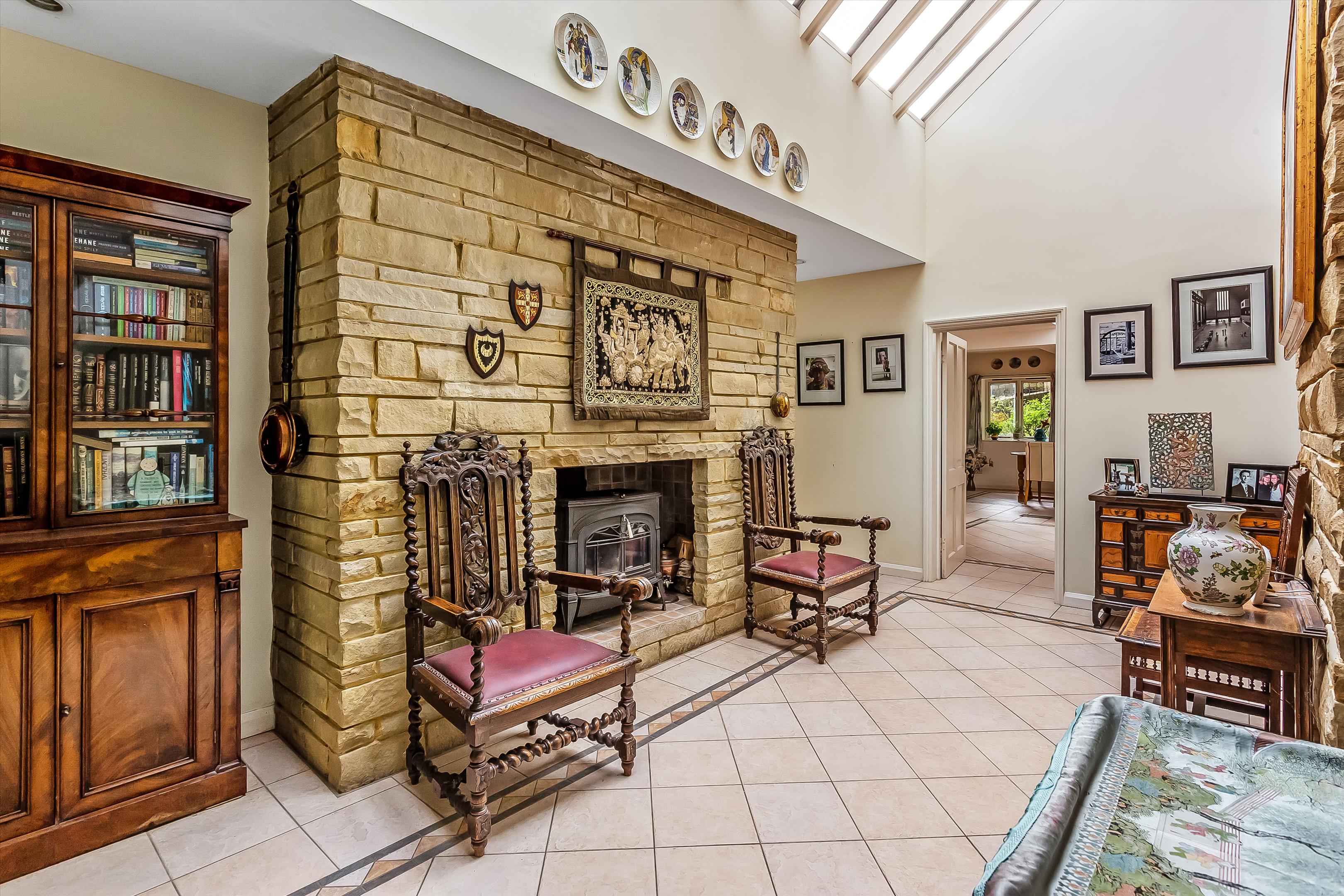 Old Portsmouth Road, Artington, Guildford, GU3