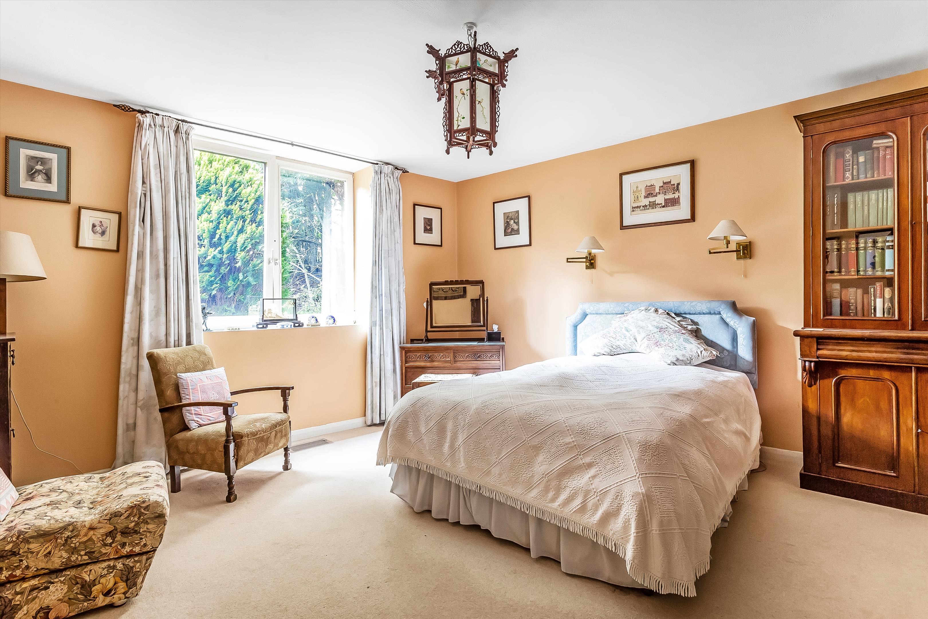 Old Portsmouth Road, Artington, Guildford, GU3