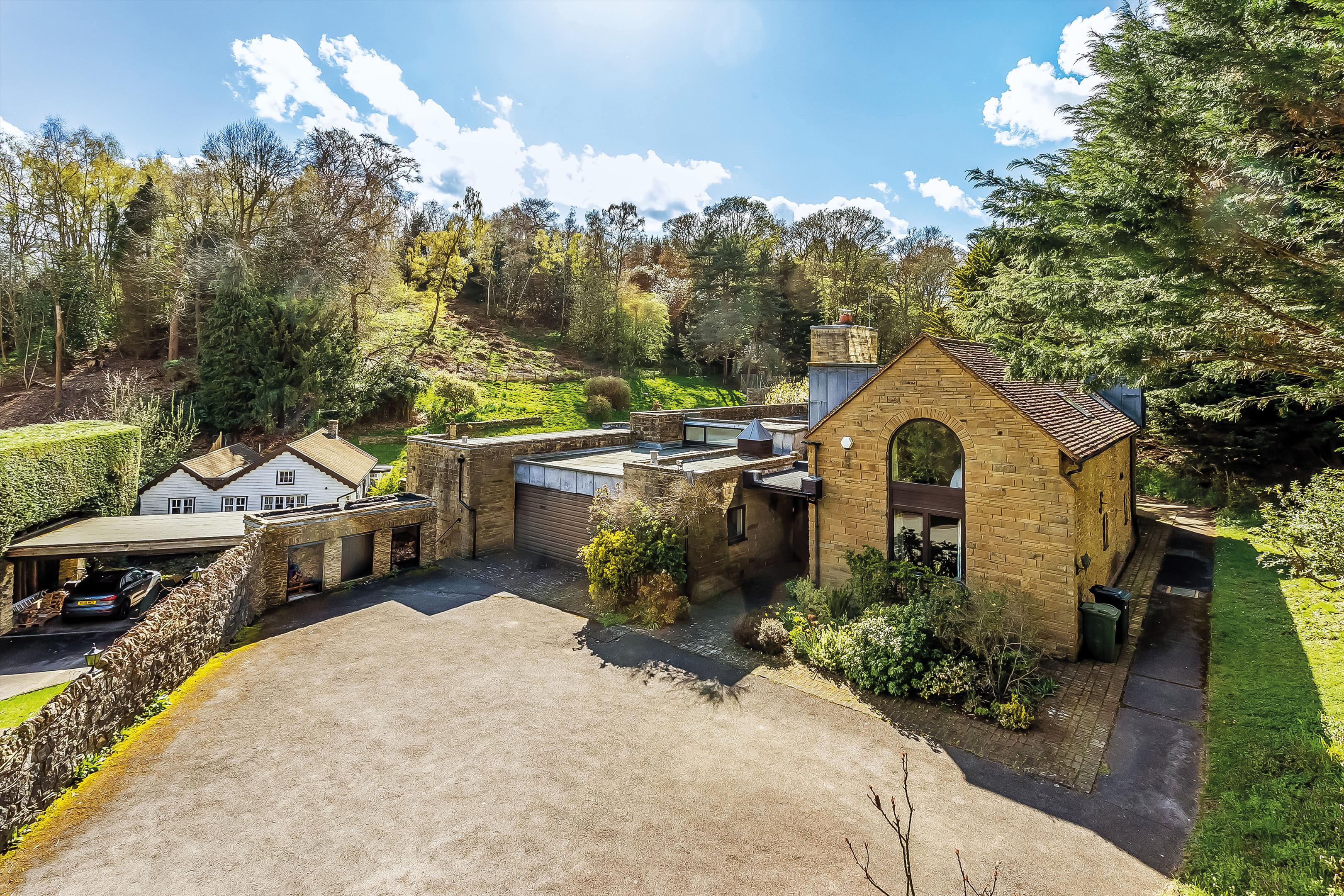 Old Portsmouth Road, Artington, Guildford, GU3