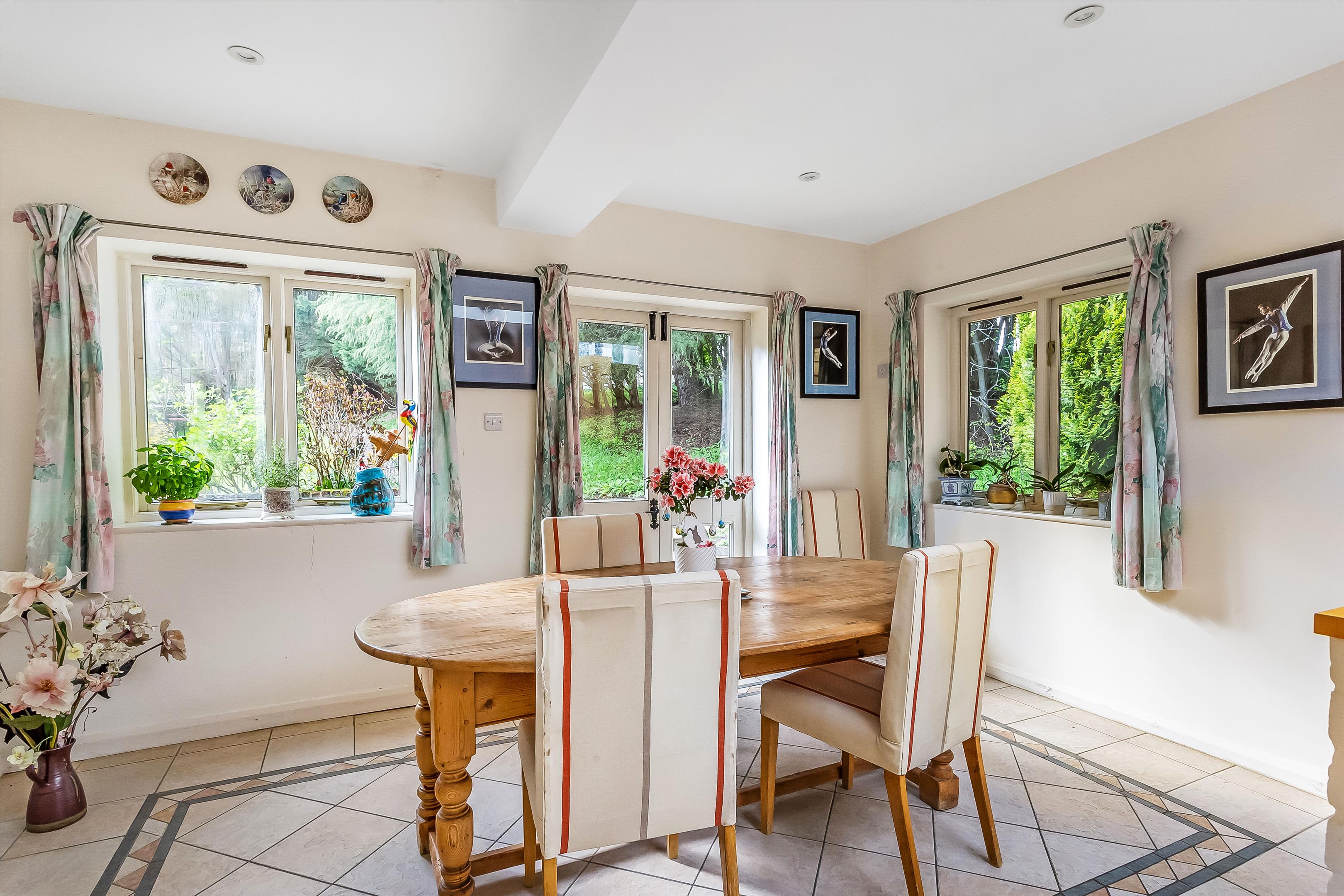 Old Portsmouth Road, Artington, Guildford, GU3