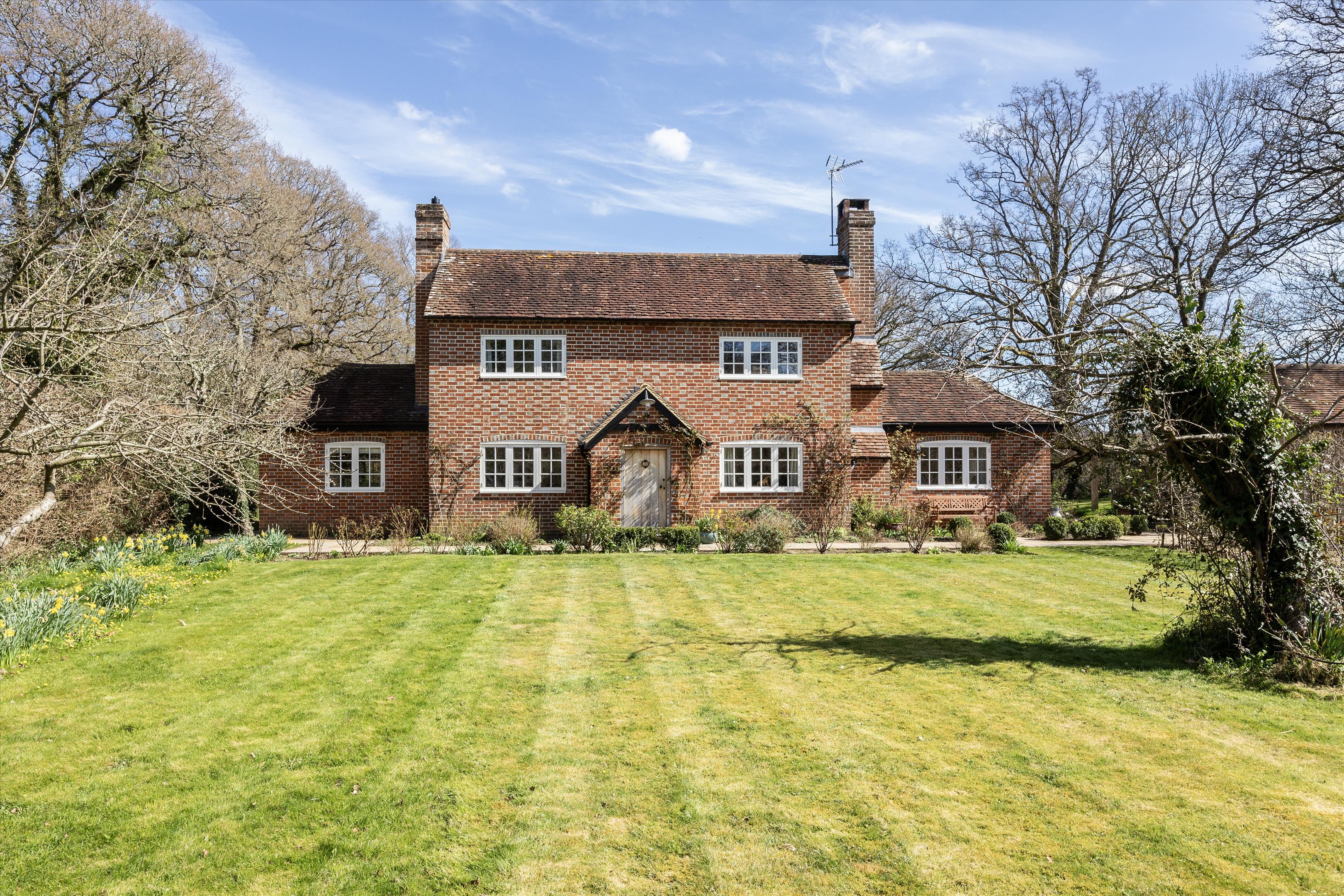 Knightons Lane, Dunsfold, Godalming, Surrey, GU8