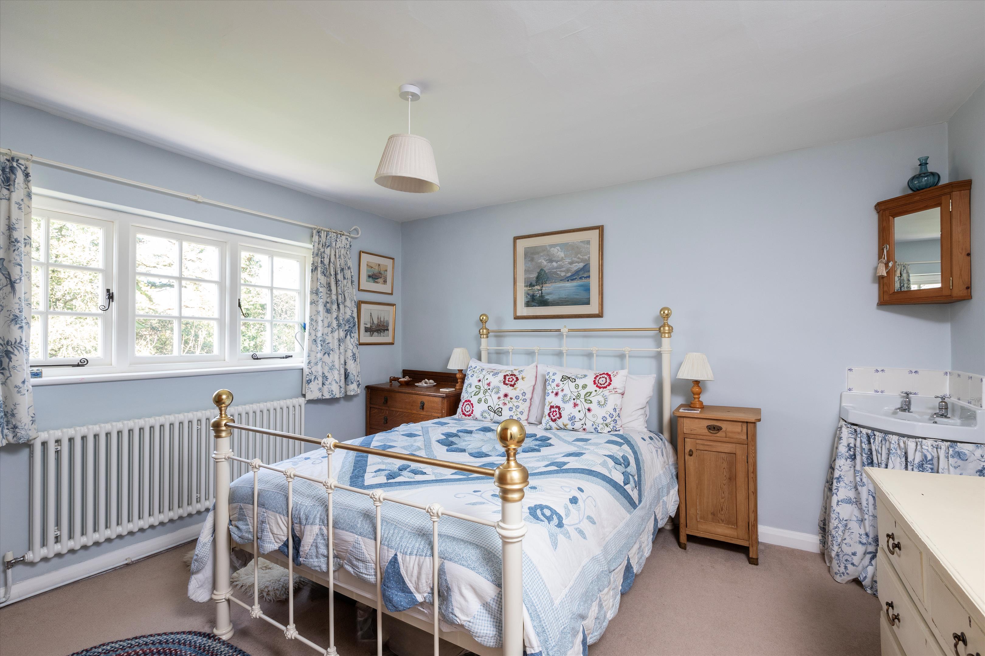 Knightons Lane, Dunsfold, Godalming, Surrey, GU8