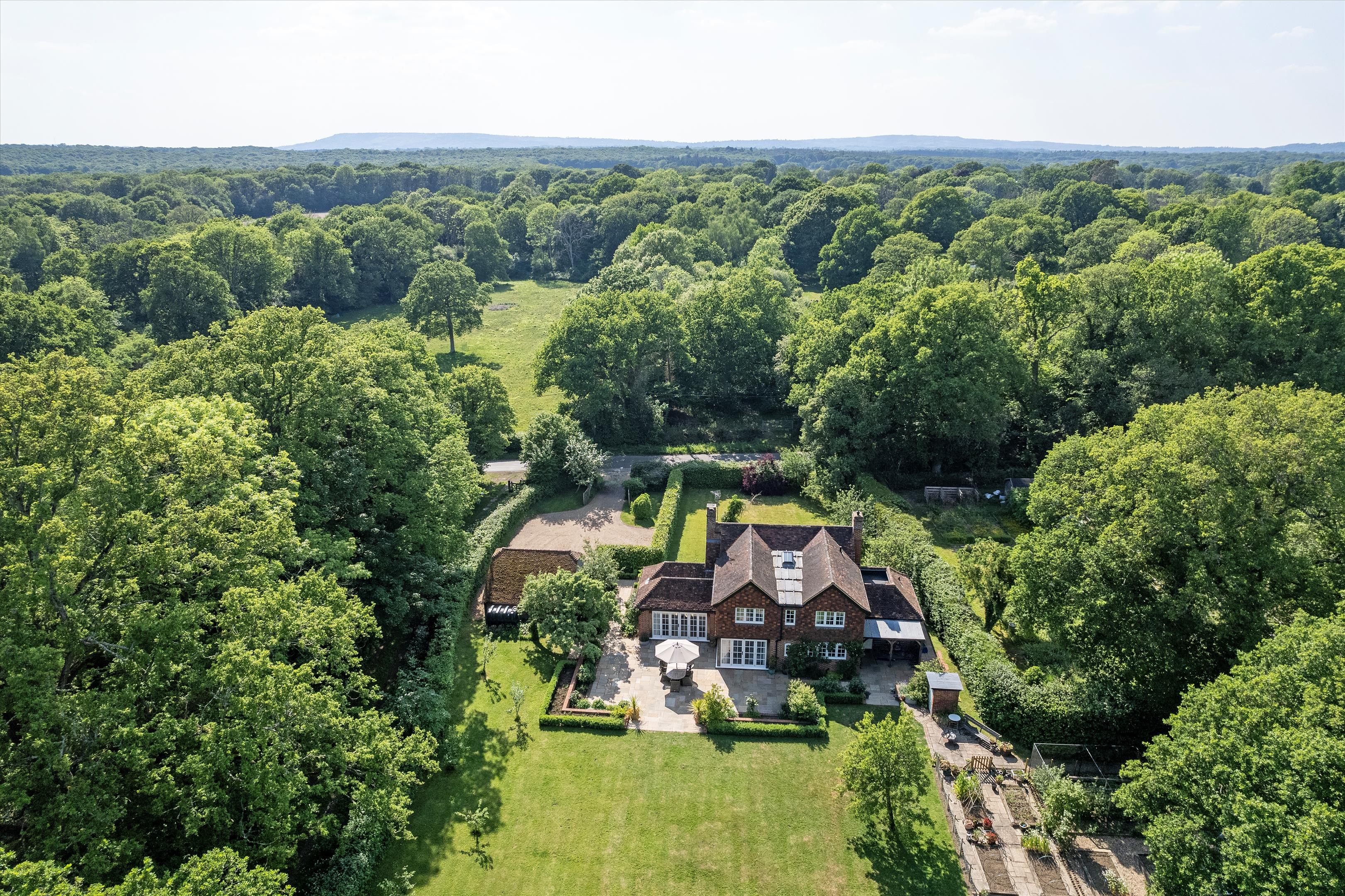 Knightons Lane, Dunsfold, Godalming, Surrey, GU8