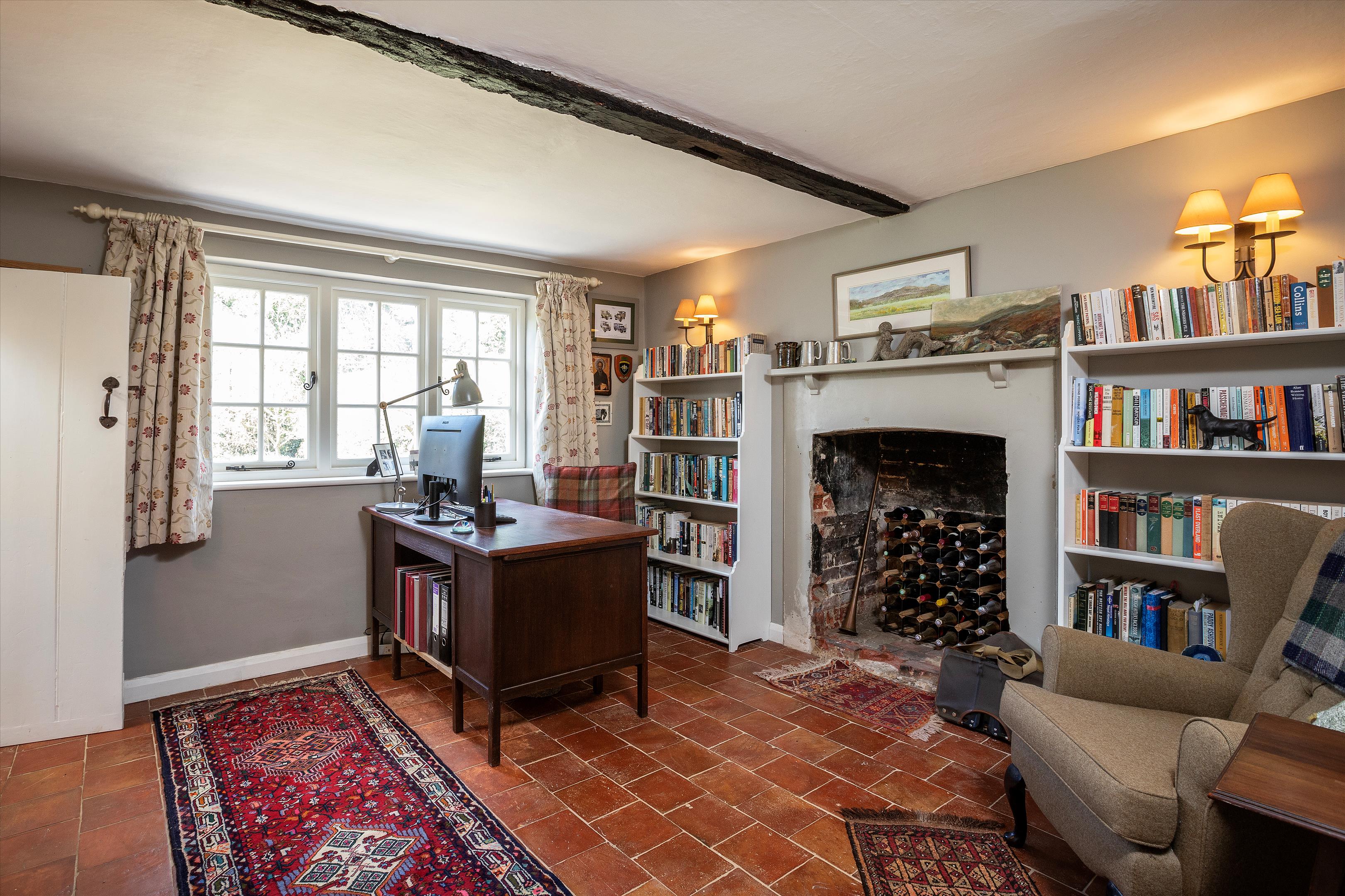 Knightons Lane, Dunsfold, Godalming, Surrey, GU8